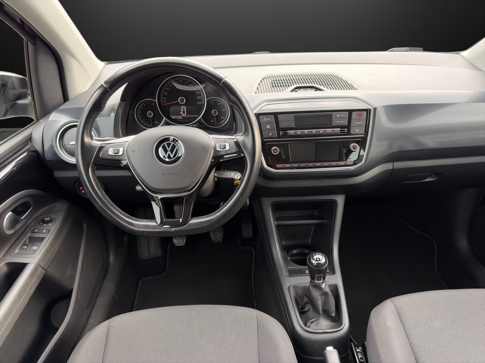 VW Up 1.0 MPI Black Edition-image-9