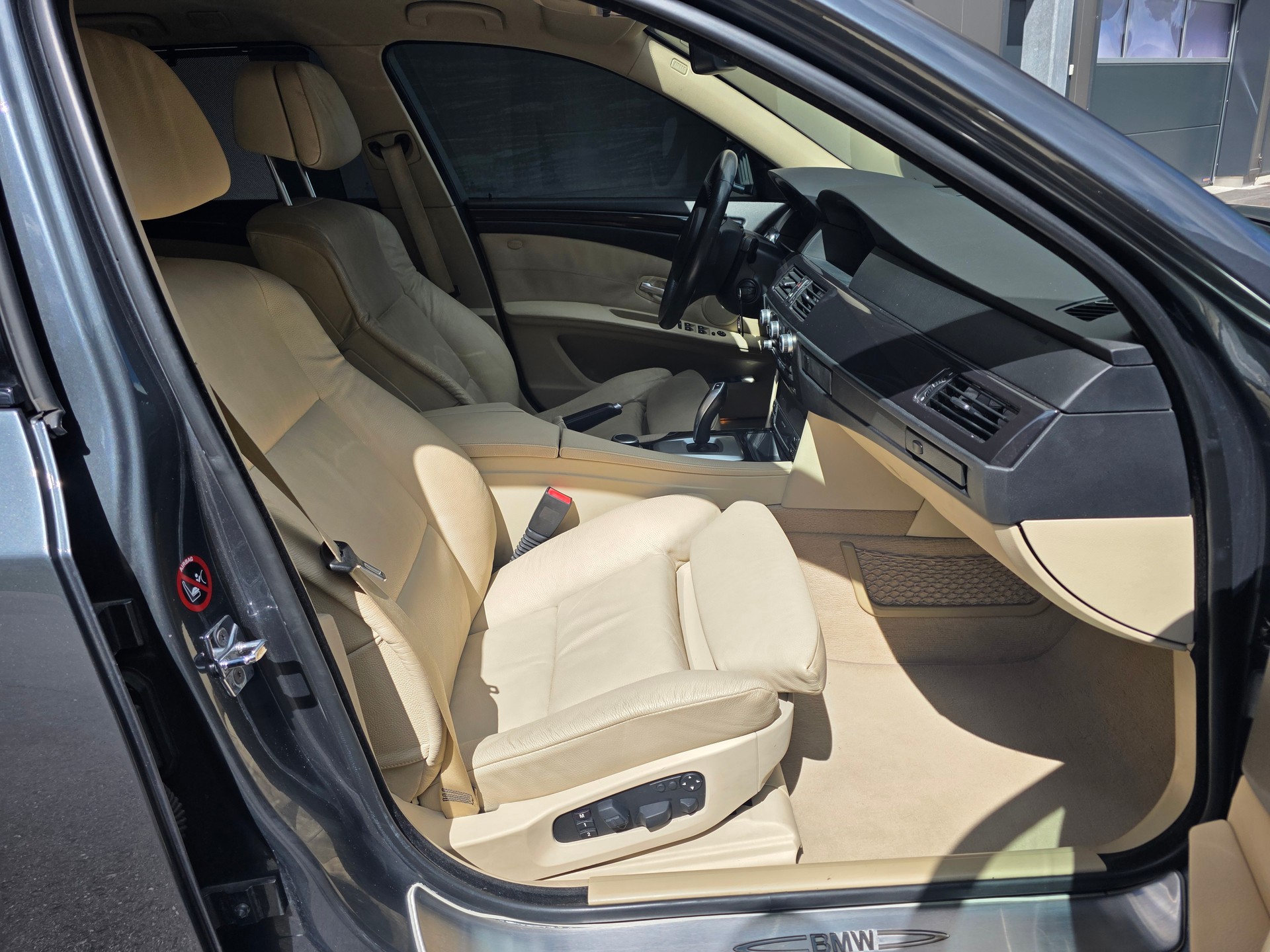 BMW E61 530xd Touring Facelift-image-11