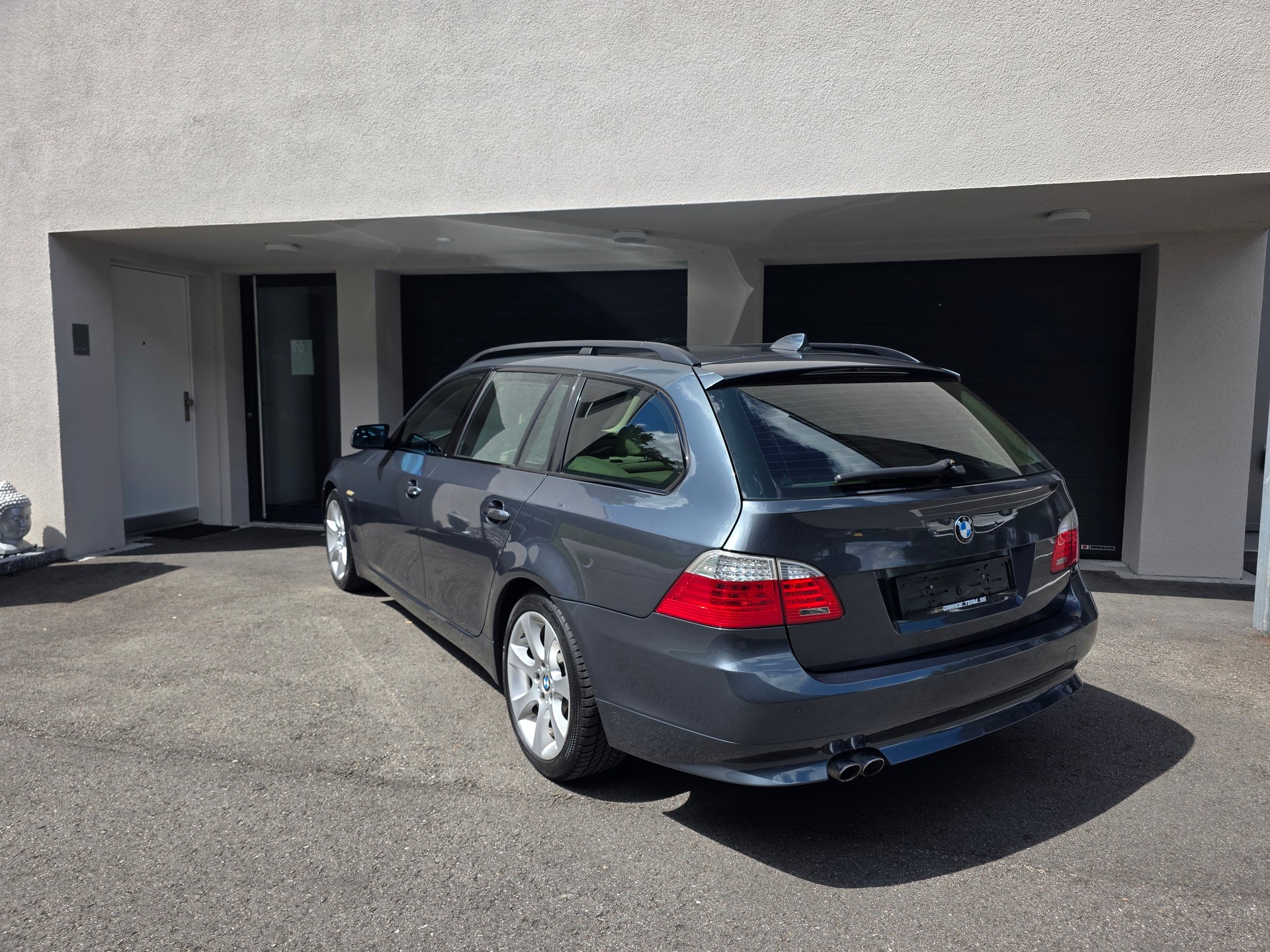 BMW E61 530xd Touring Facelift-image-5