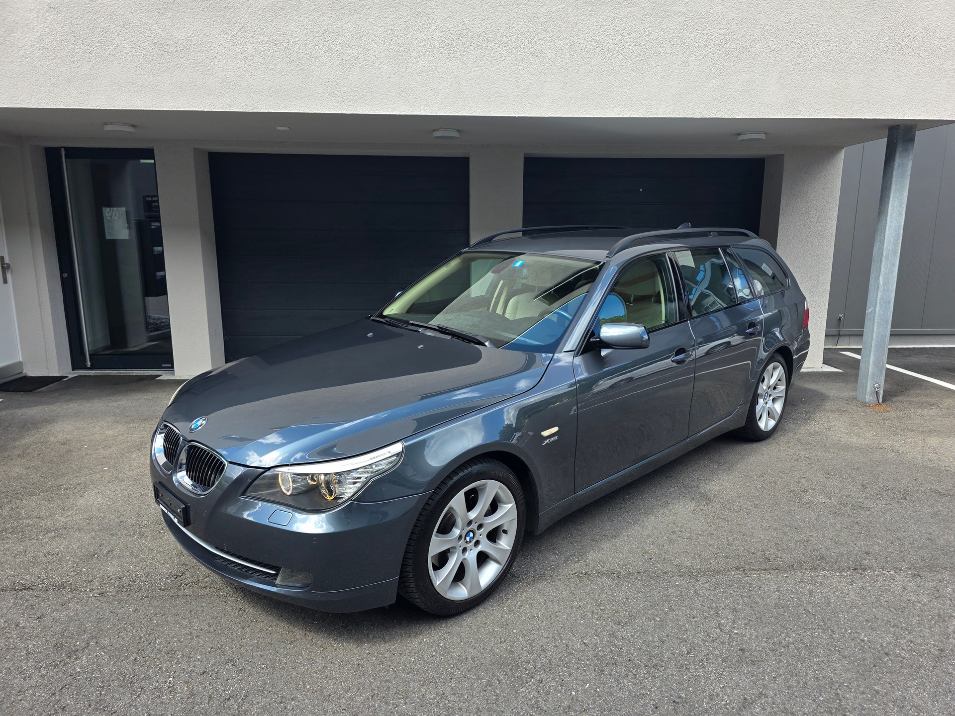 BMW E61 530xd Touring Facelift-image-0
