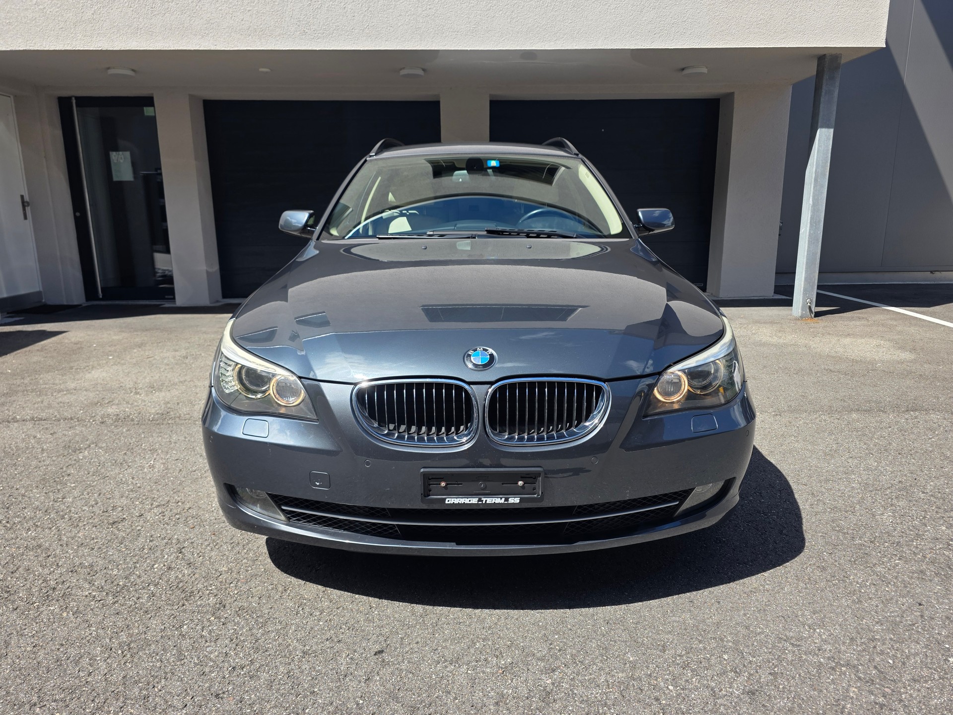 BMW E61 530xd Touring Facelift-image-2