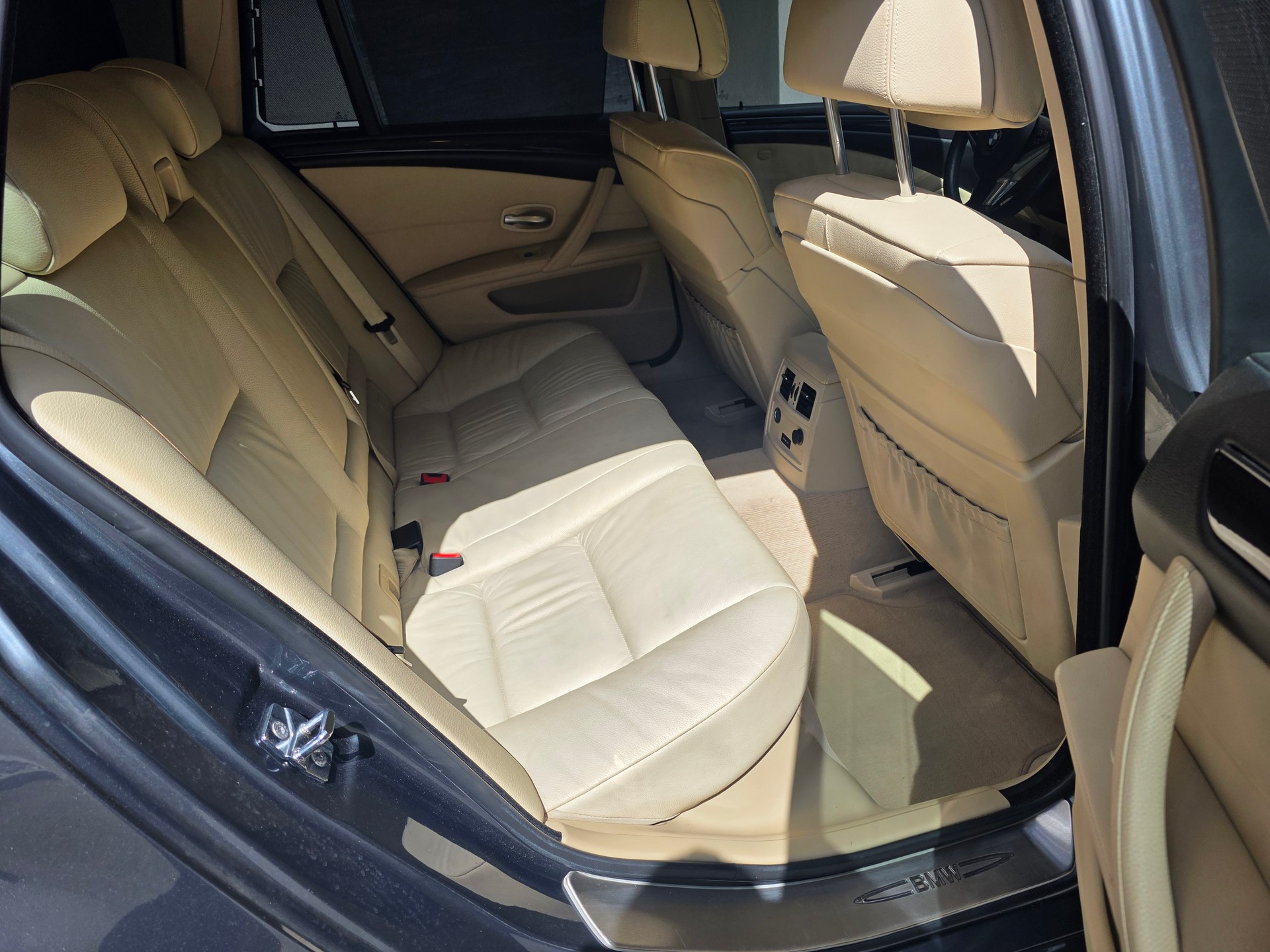 BMW E61 530xd Touring Facelift-image-12