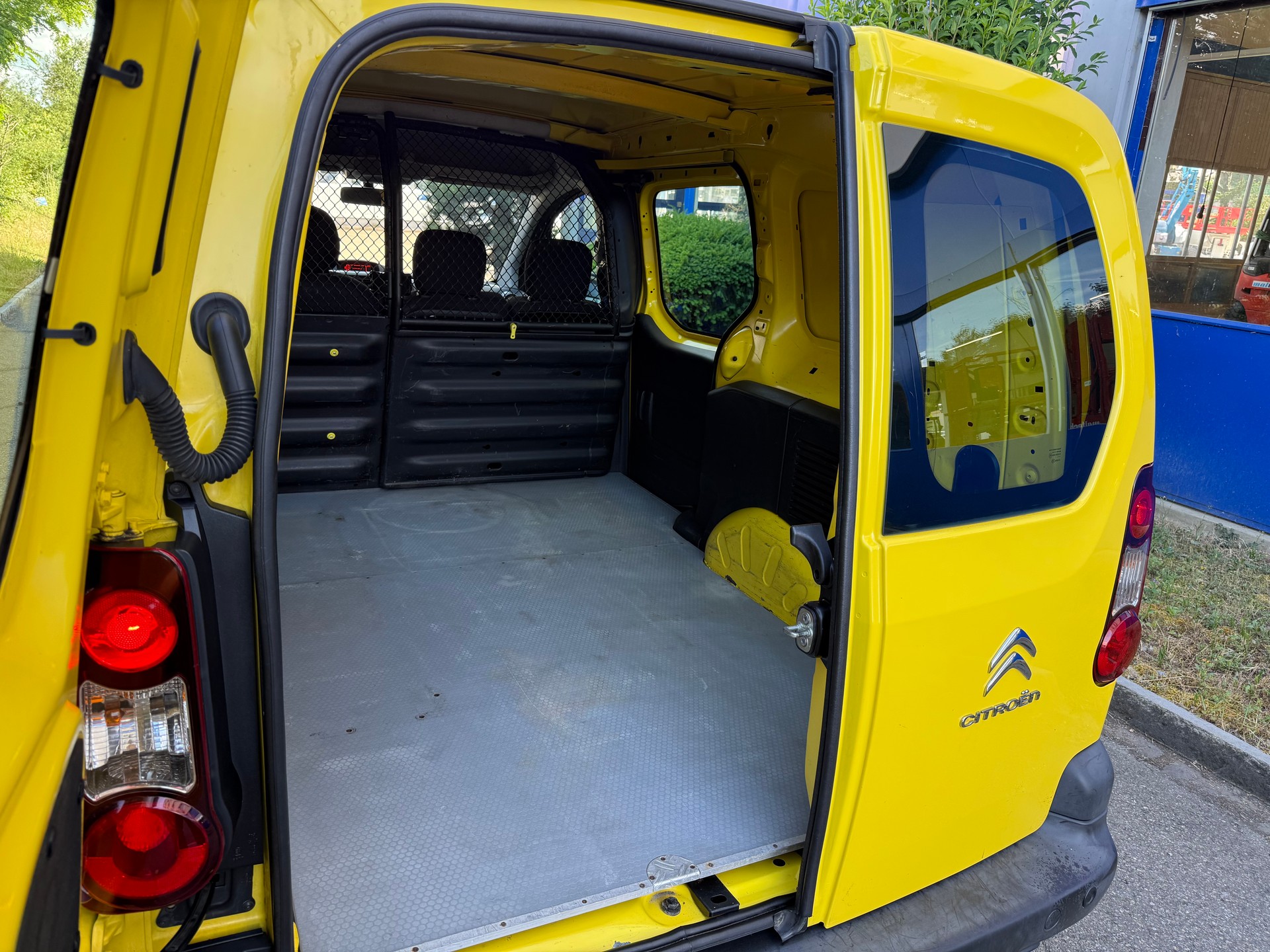CITROEN Berlingo 1.6 BlueHDi 100 S&S Business ETG6-image-6