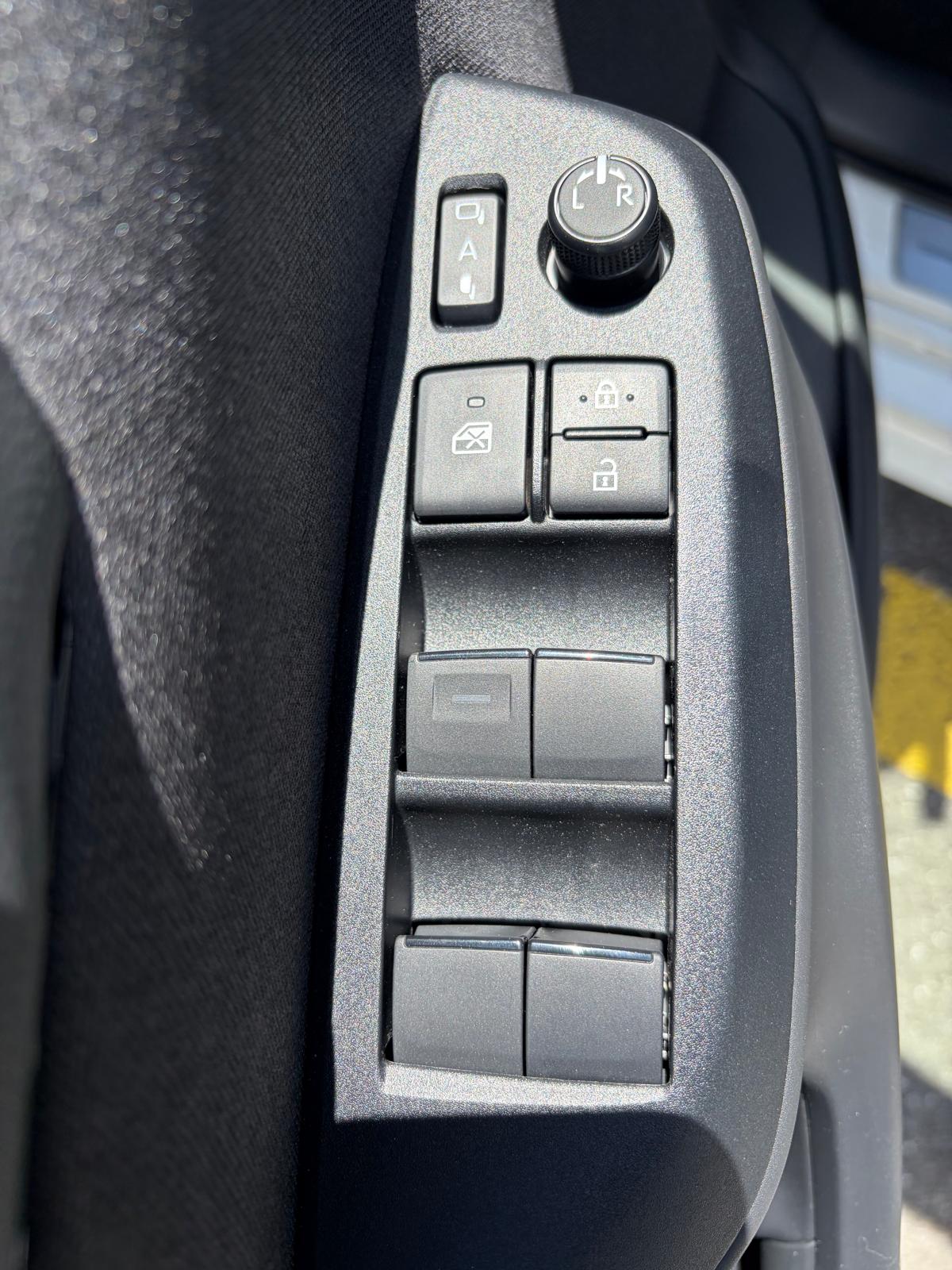 TOYOTA Yaris 1.5 GR Sport e-CVT-image-11