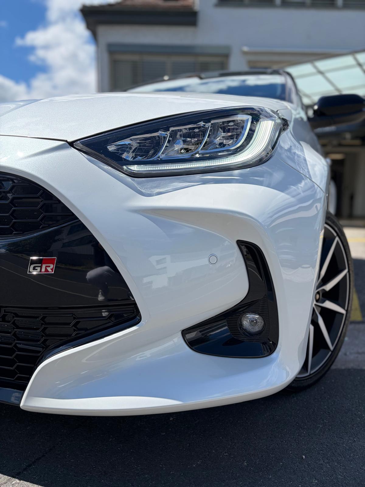 TOYOTA Yaris 1.5 GR Sport e-CVT-image-5