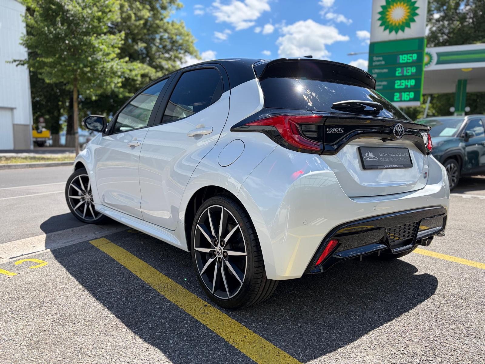 TOYOTA Yaris 1.5 GR Sport e-CVT-image-2