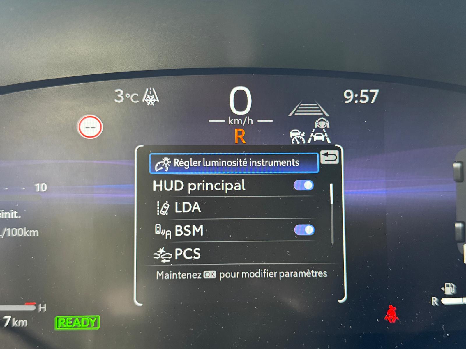 TOYOTA Yaris 1.5 GR Sport e-CVT-image-18