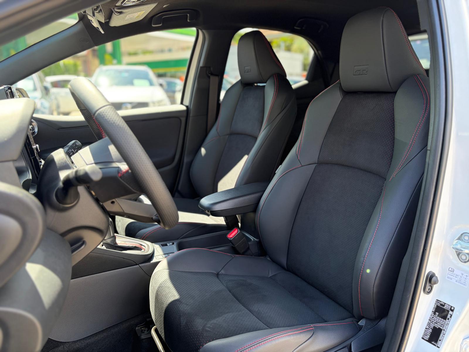 TOYOTA Yaris 1.5 GR Sport e-CVT-image-10