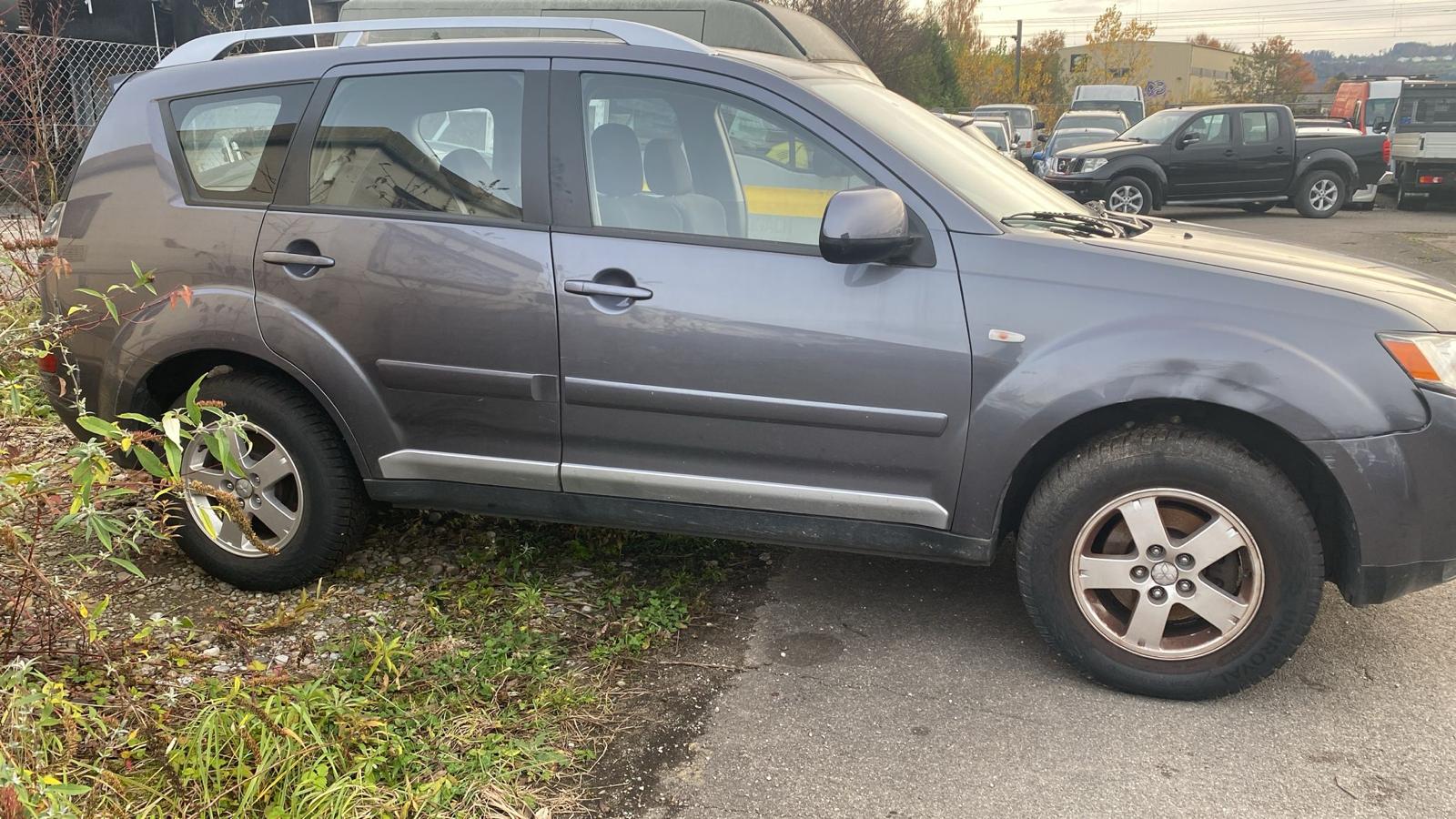 MITSUBISHI Outlander 2.4 Invite 4WD-image-4