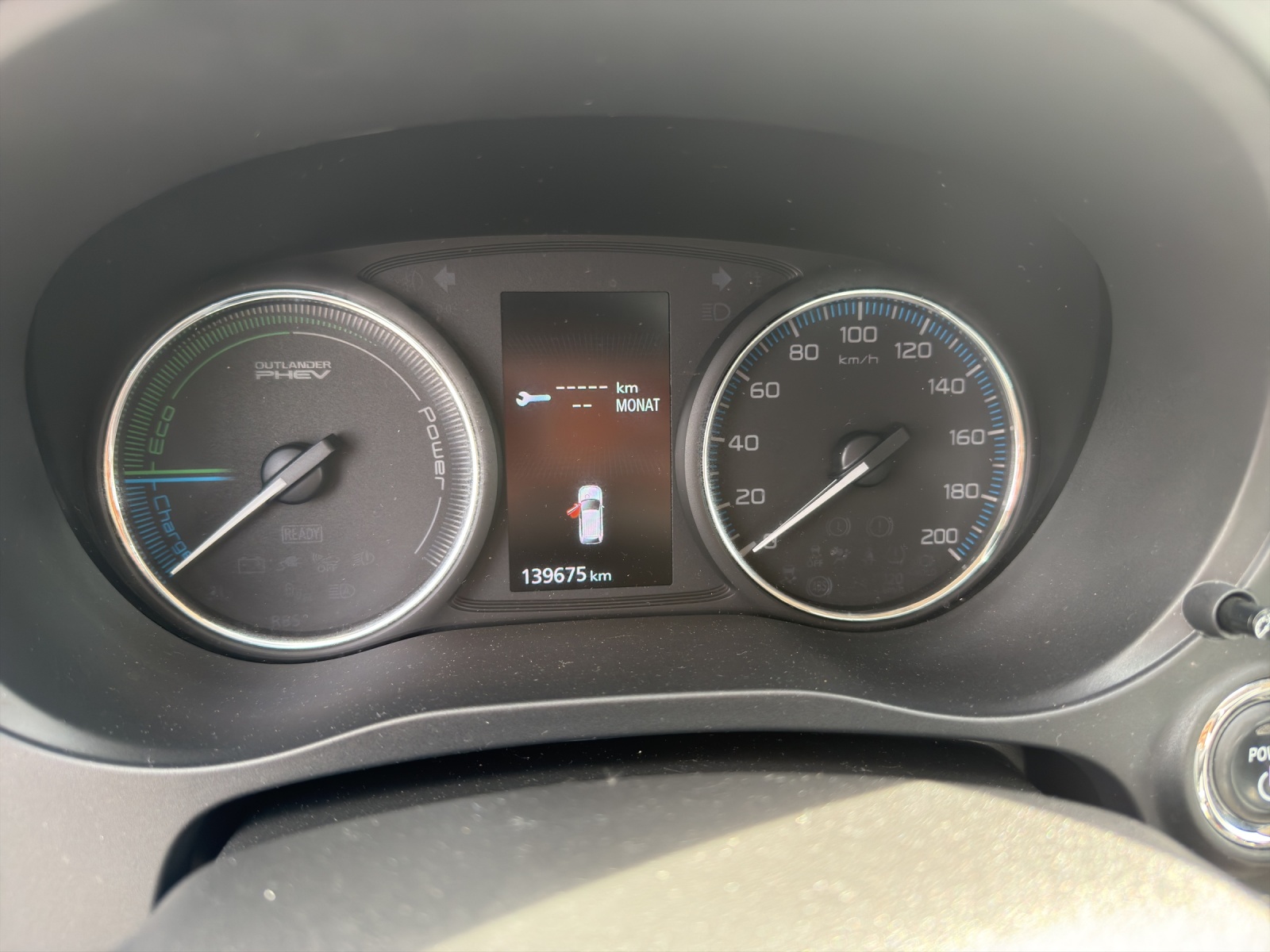 MITSUBISHI Outlander 2.0 PHEV 4WD Automatic-image-7