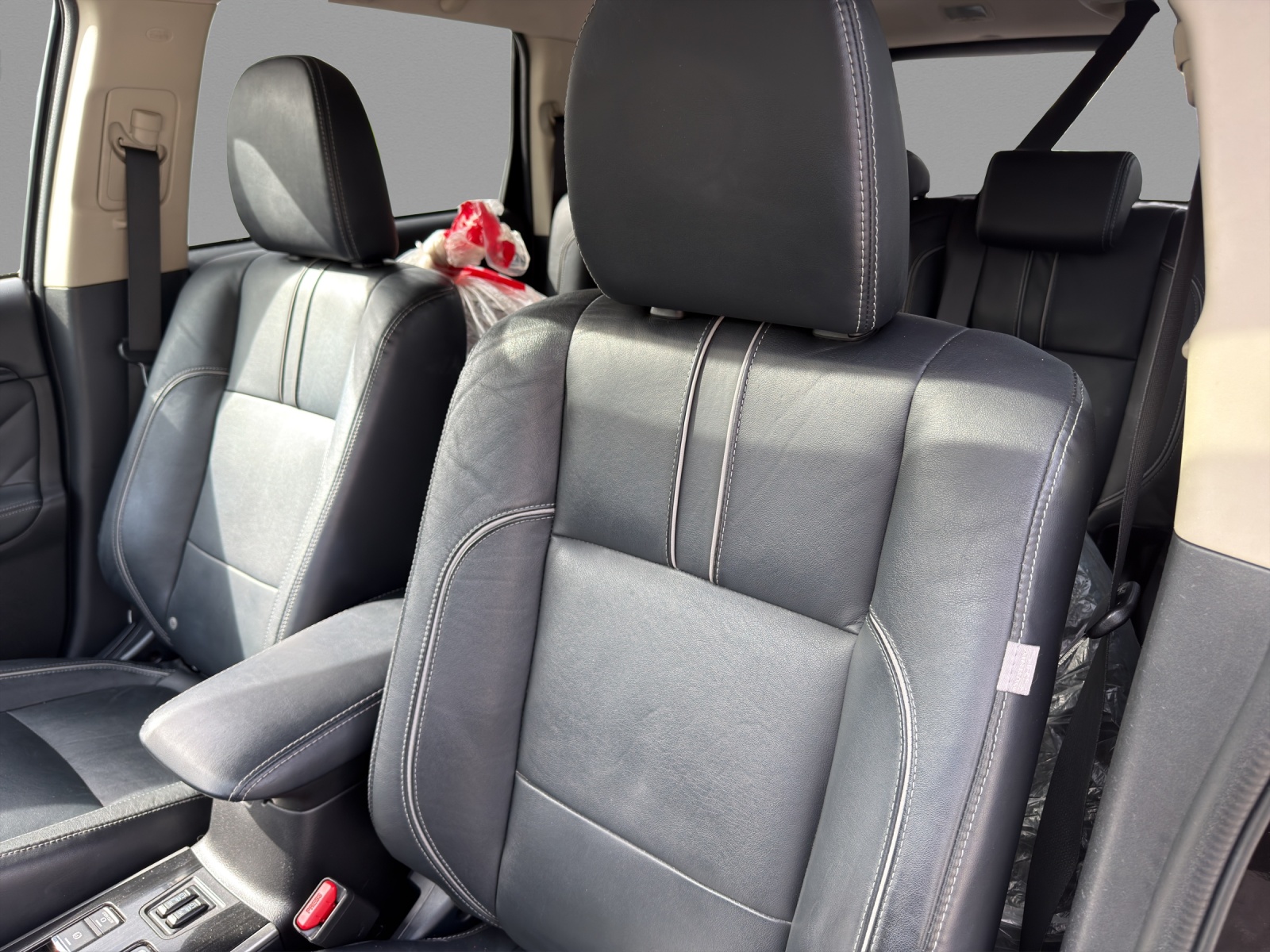 MITSUBISHI Outlander 2.0 PHEV 4WD Automatic-image-6
