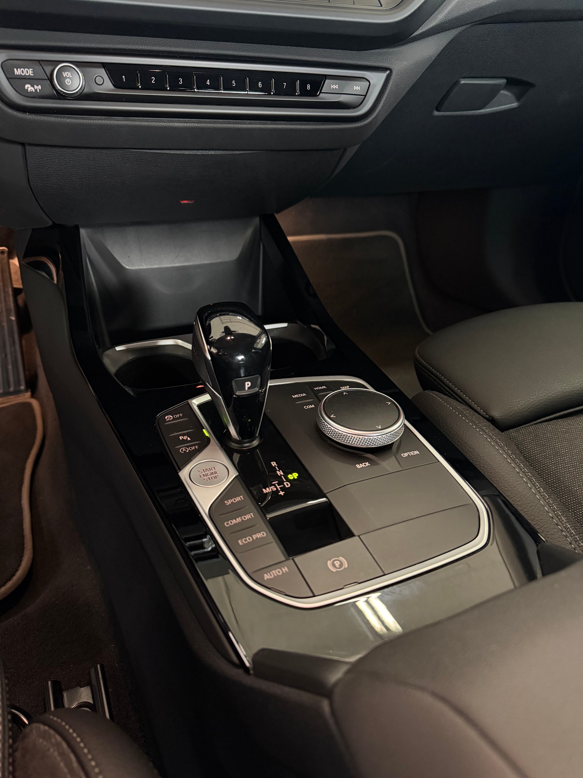 BMW 218i Gran Coupé Sport Line Steptronic-image-12