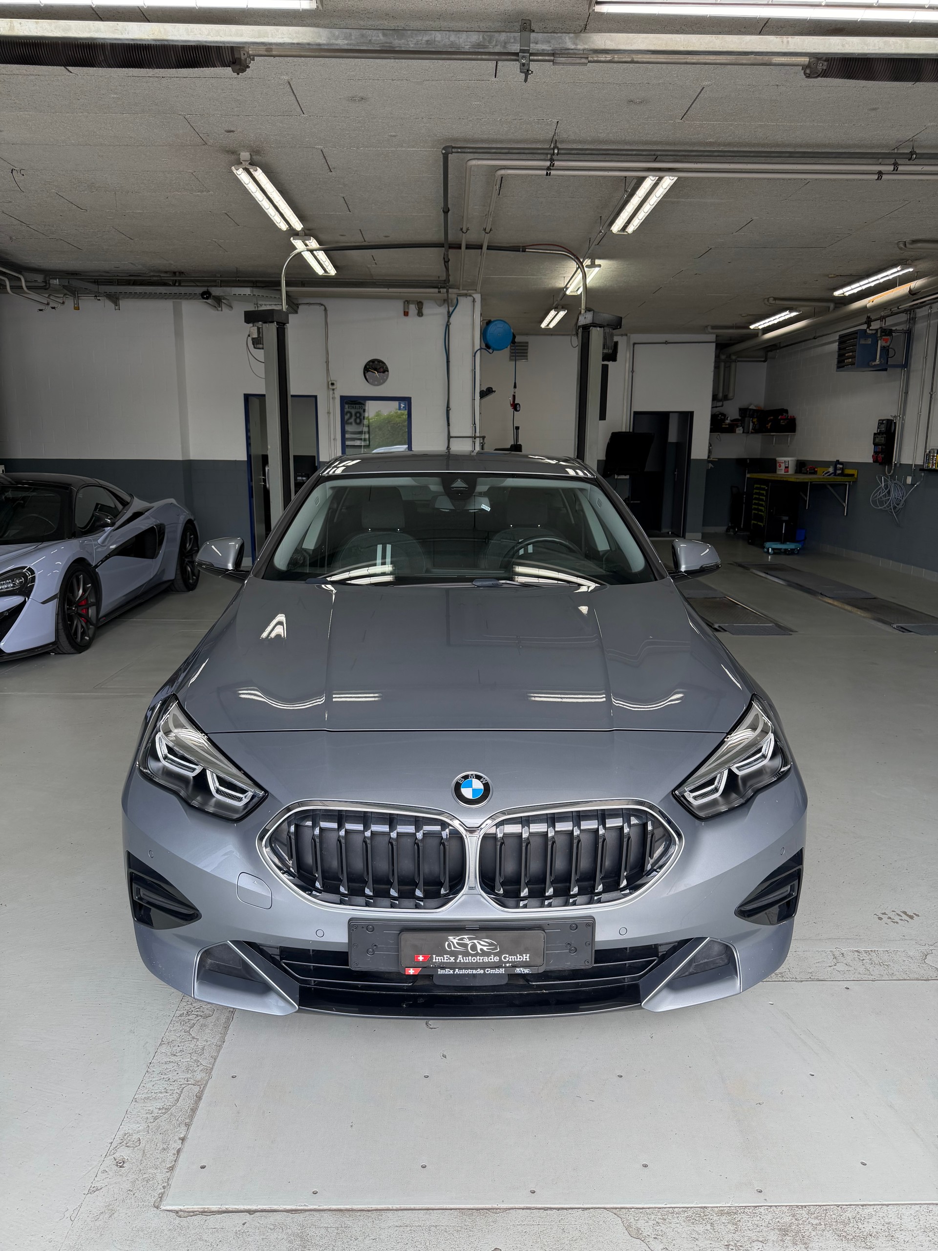 BMW 218i Gran Coupé Sport Line Steptronic-image-2