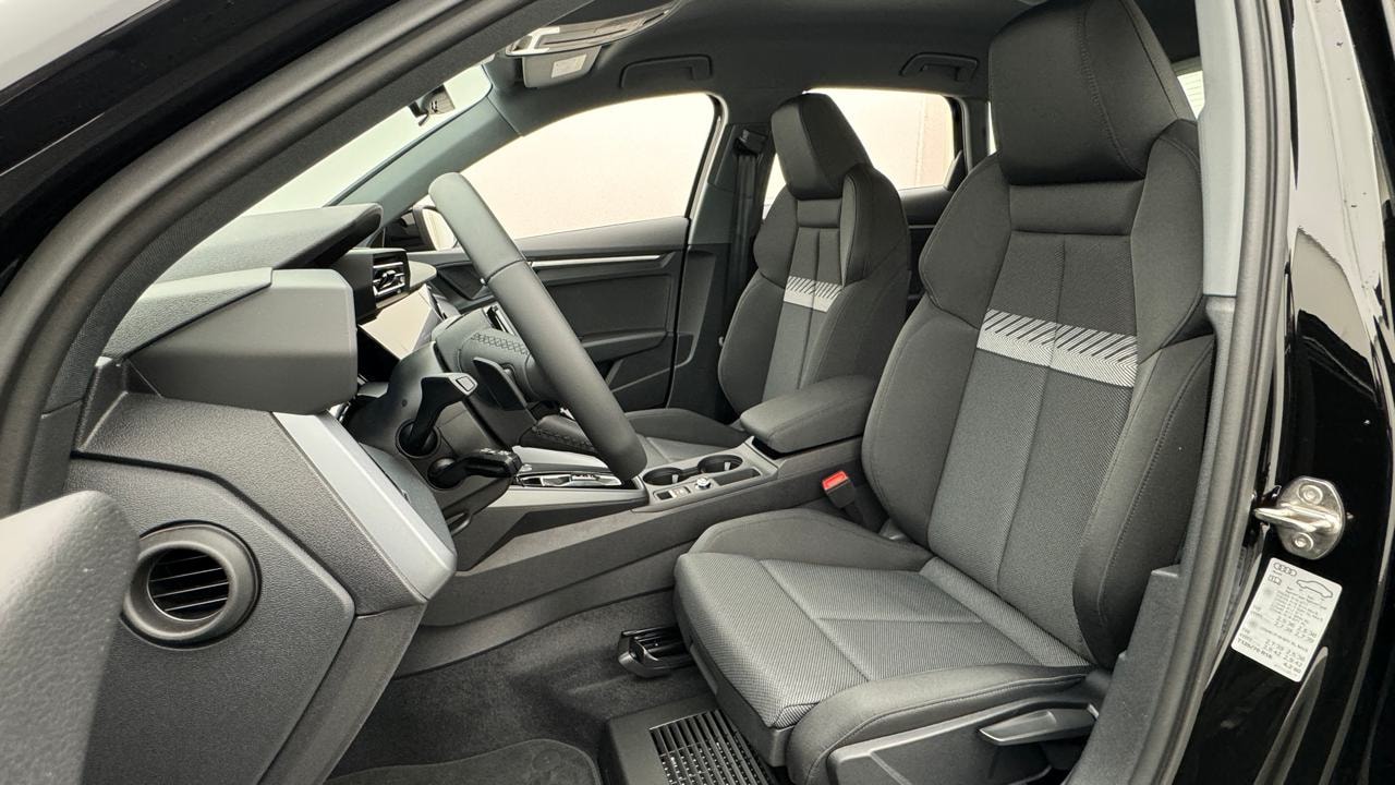 AUDI A3 Sportback TFSI 110 kW advanced S tronic-image-4