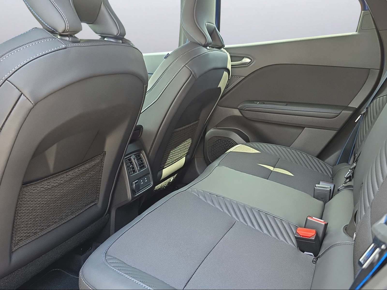 RENAULT Captur 1.8 E-Tech esprit Alpine-image-6