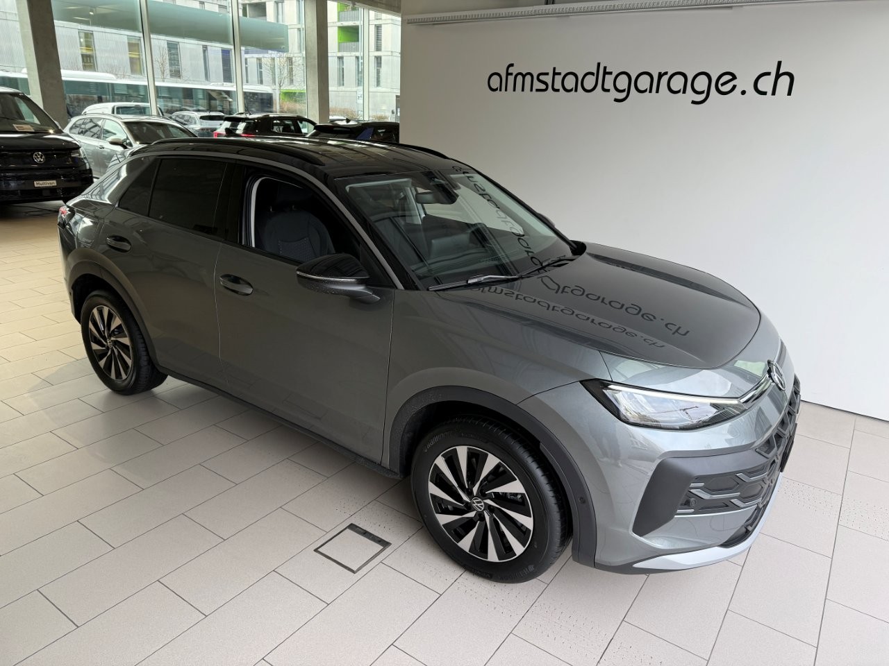 VW T-Roc 1.5 eTSI mHEV Life DSG-image-1