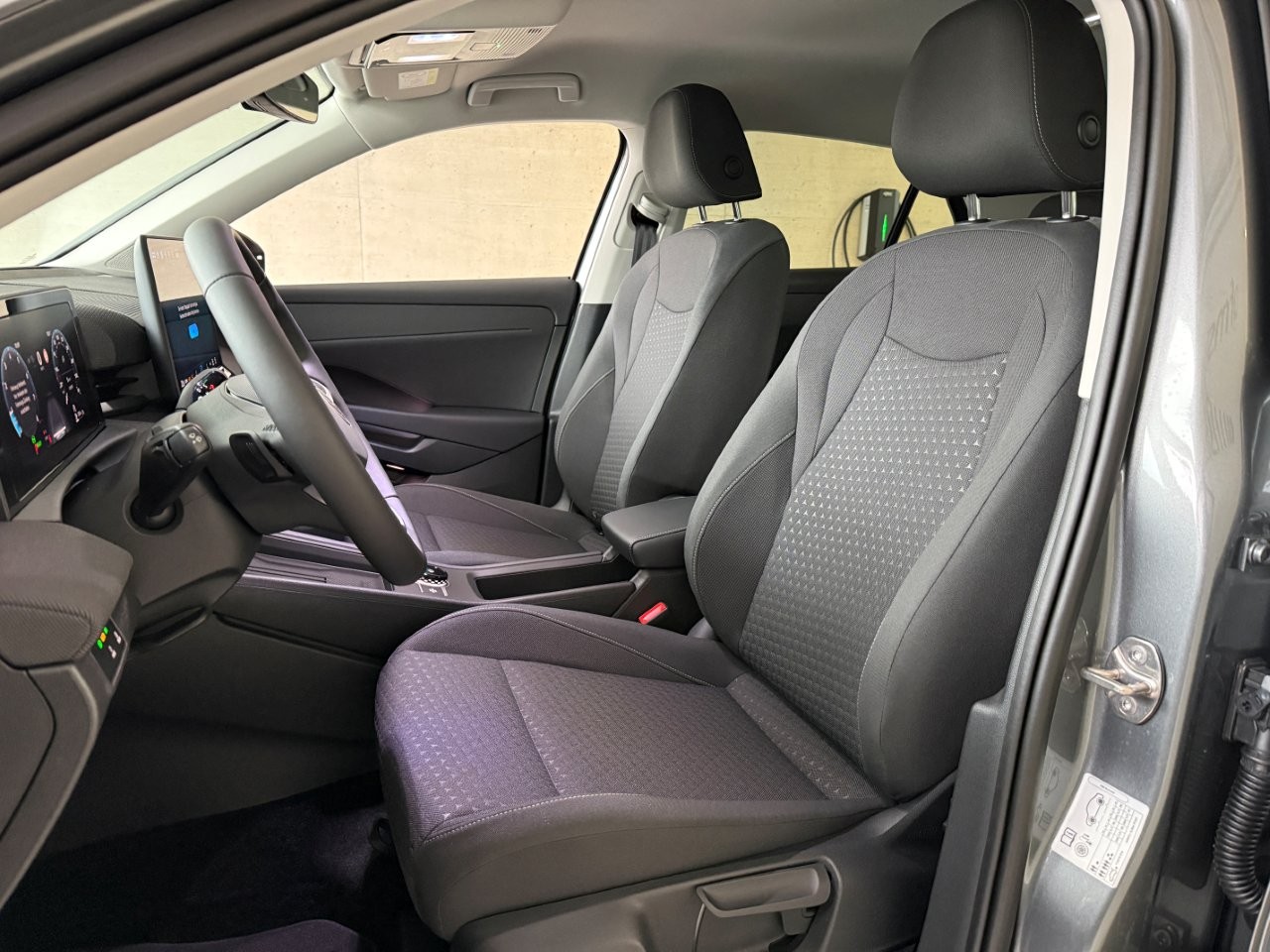 VW T-Roc 1.5 eTSI mHEV Life DSG-image-4