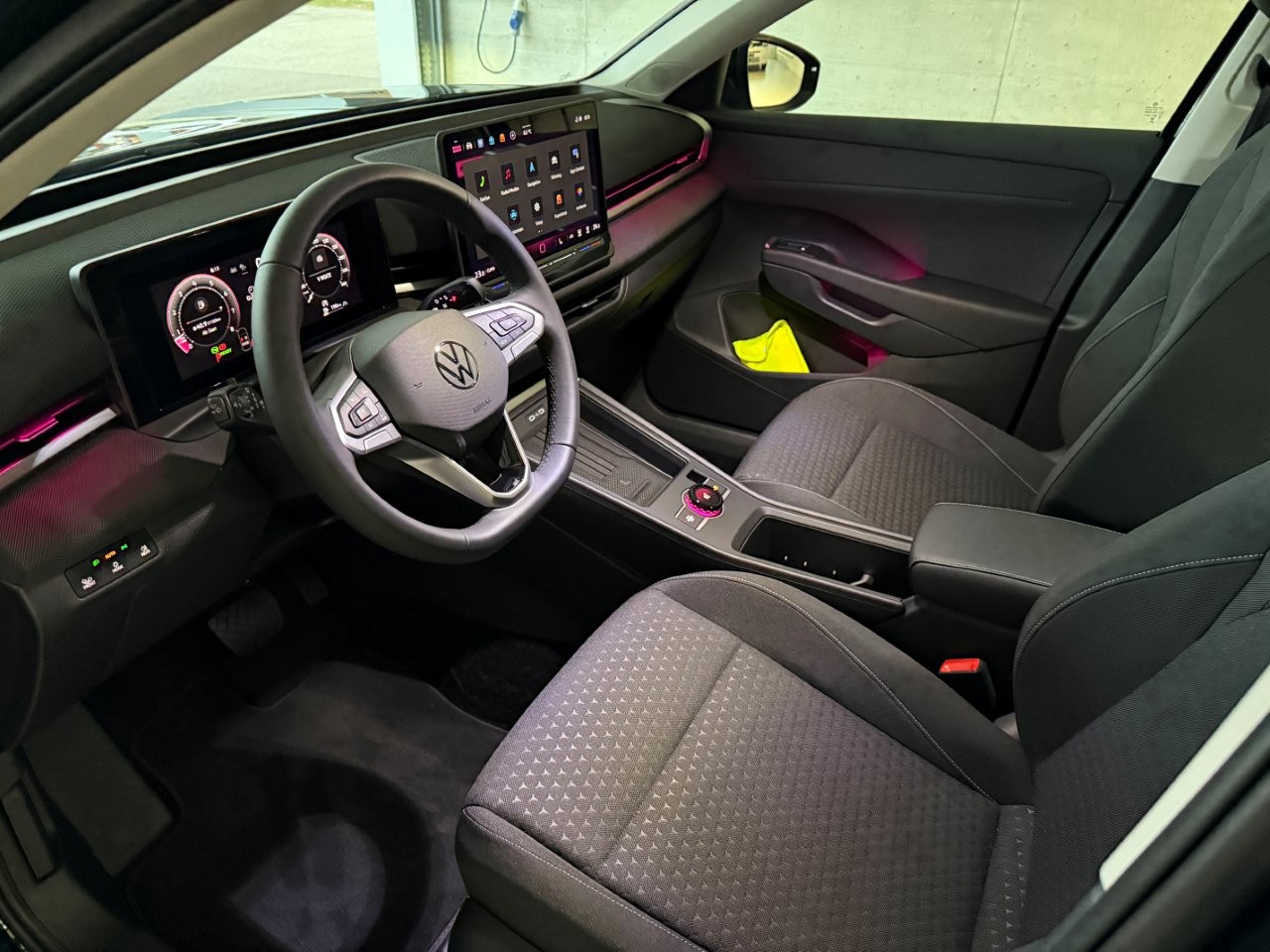 VW T-Roc 1.5 eTSI mHEV Life DSG-image-13