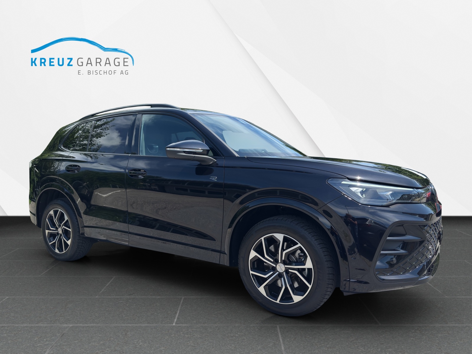 VW Tiguan 2.0 TDI SCR R-Line 4Motion DSG-image-2