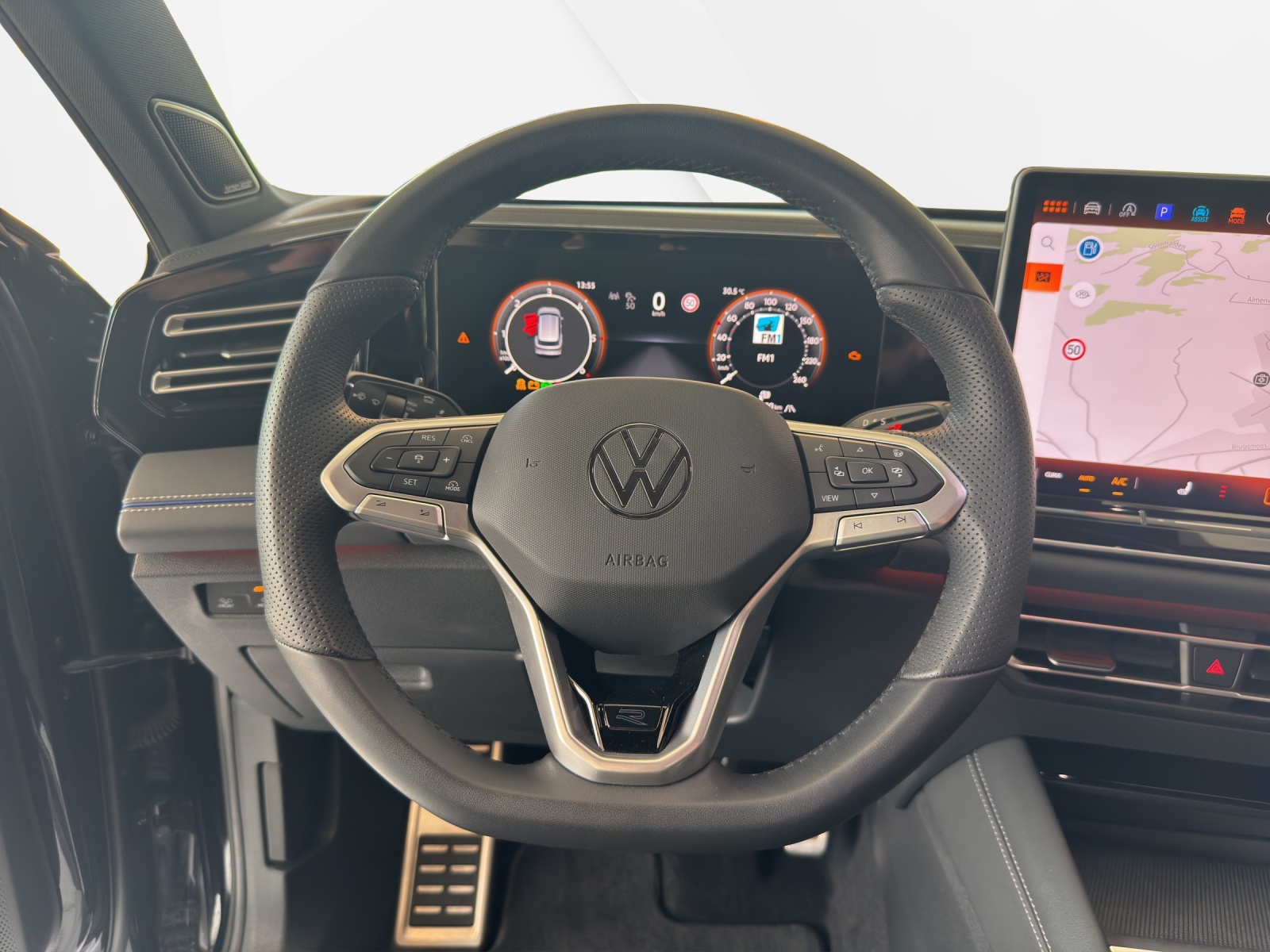 VW Tiguan 2.0 TDI SCR R-Line 4Motion DSG-image-12