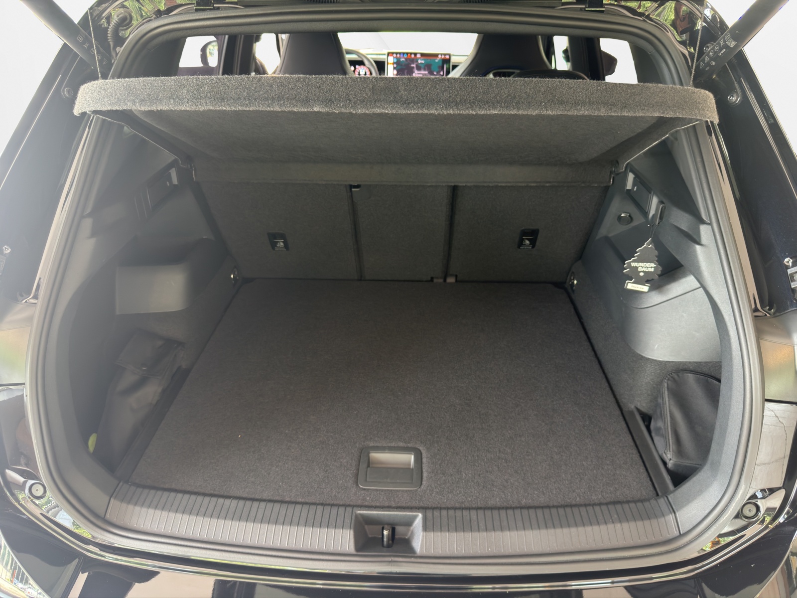 VW Tiguan 2.0 TDI SCR R-Line 4Motion DSG-image-15