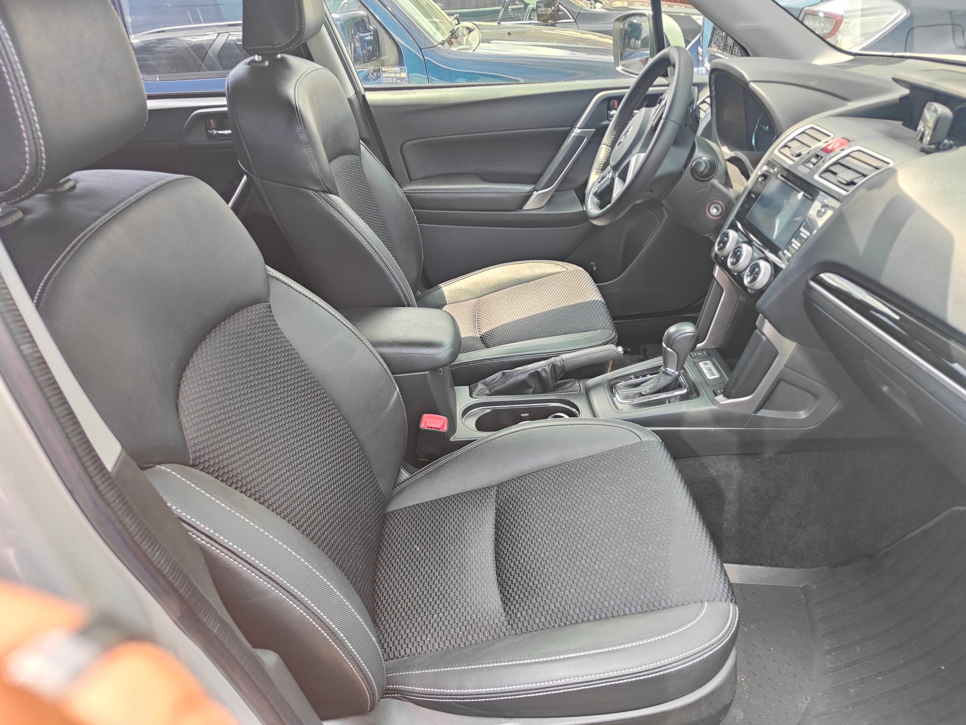 SUBARU Forester 2.0XT Sport Lineartronic-image-4