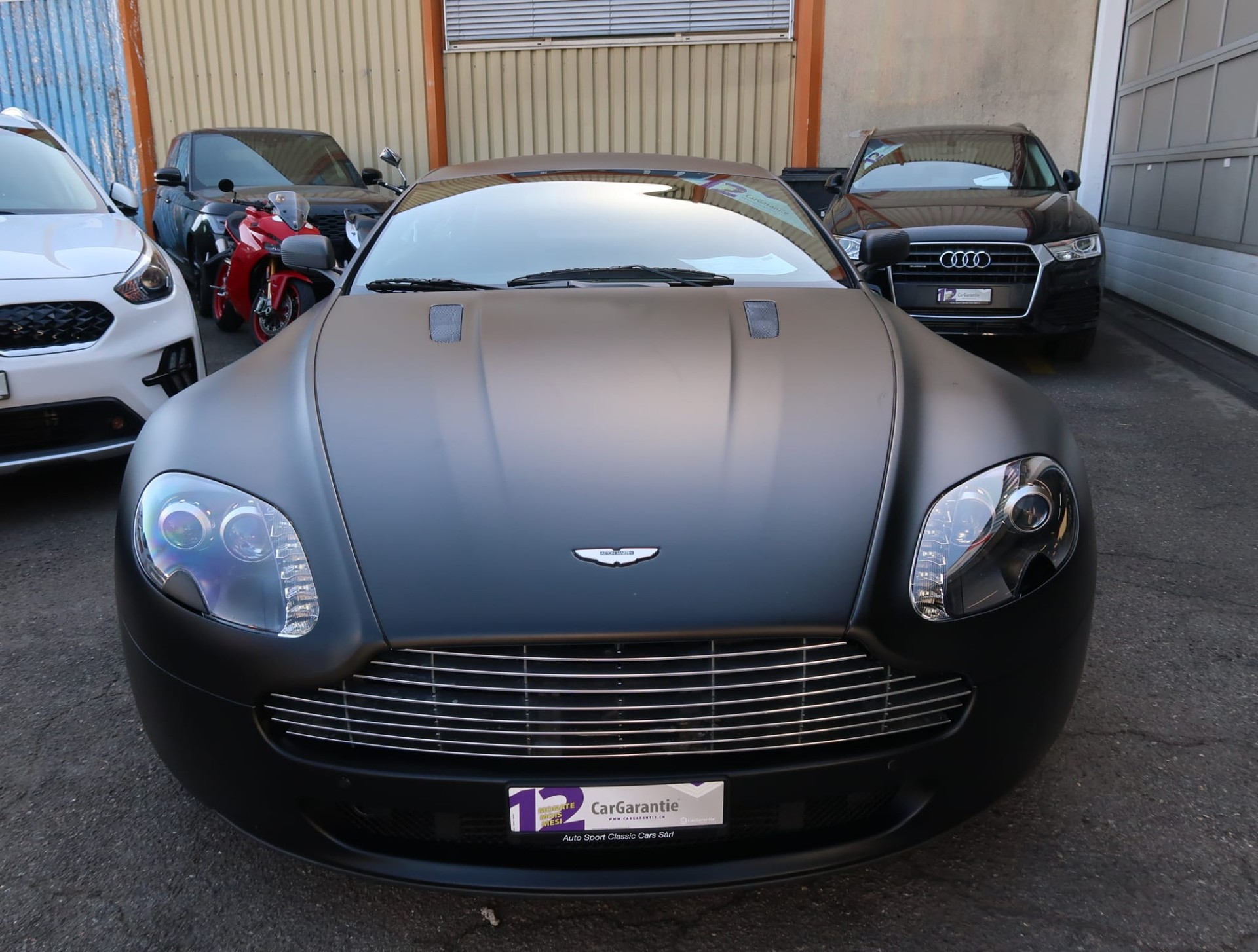 ASTON MARTIN V8 Vantage 4.3-image-1