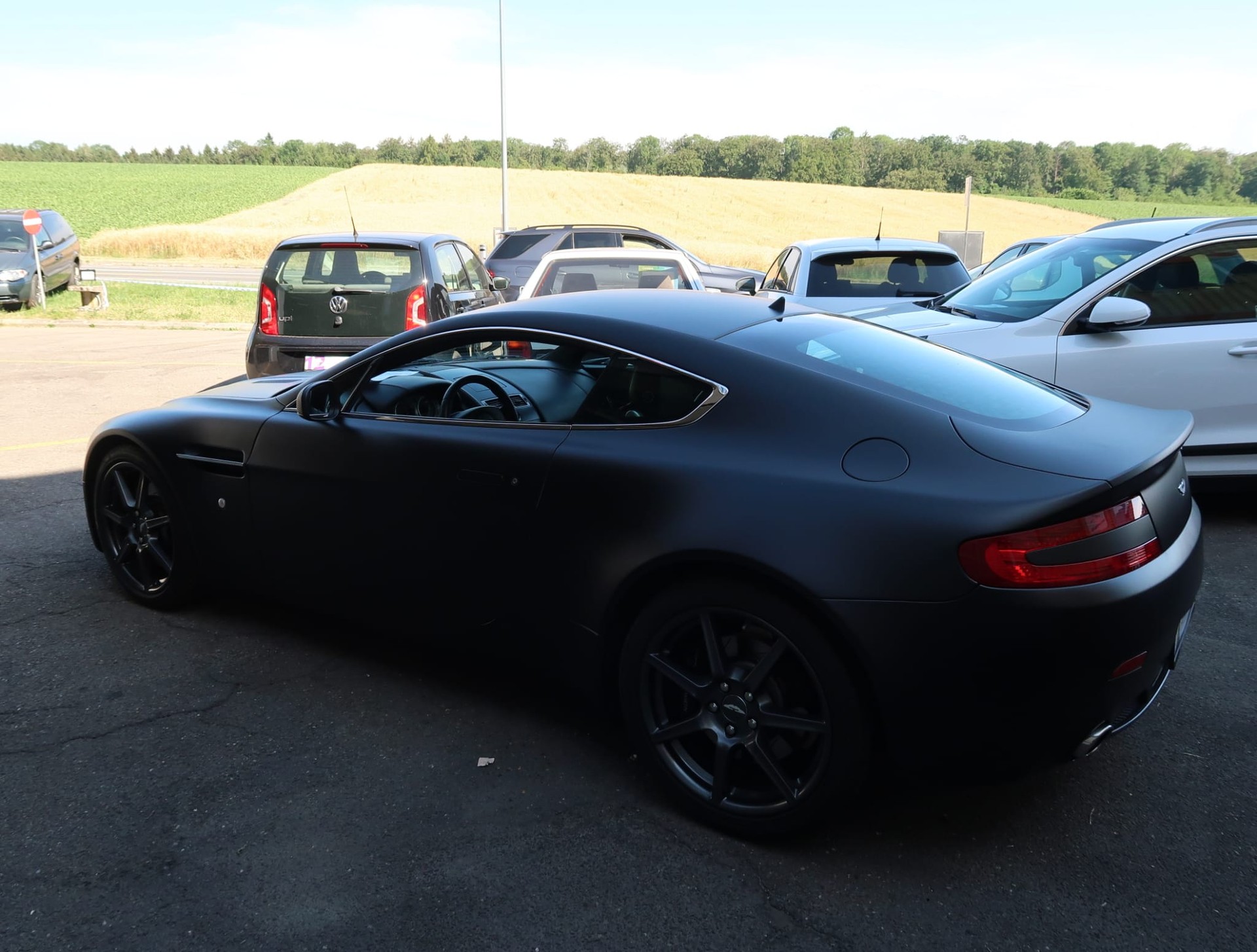 ASTON MARTIN V8 Vantage 4.3-image-7