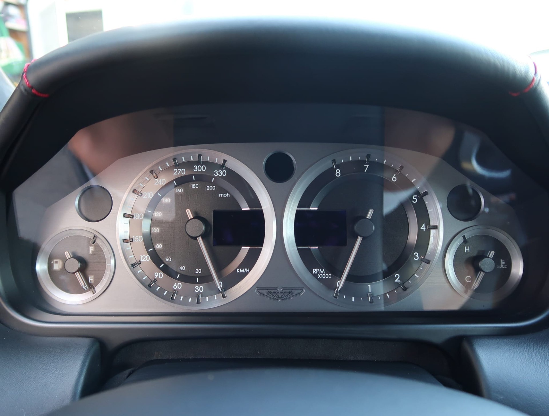 ASTON MARTIN V8 Vantage 4.3-image-17