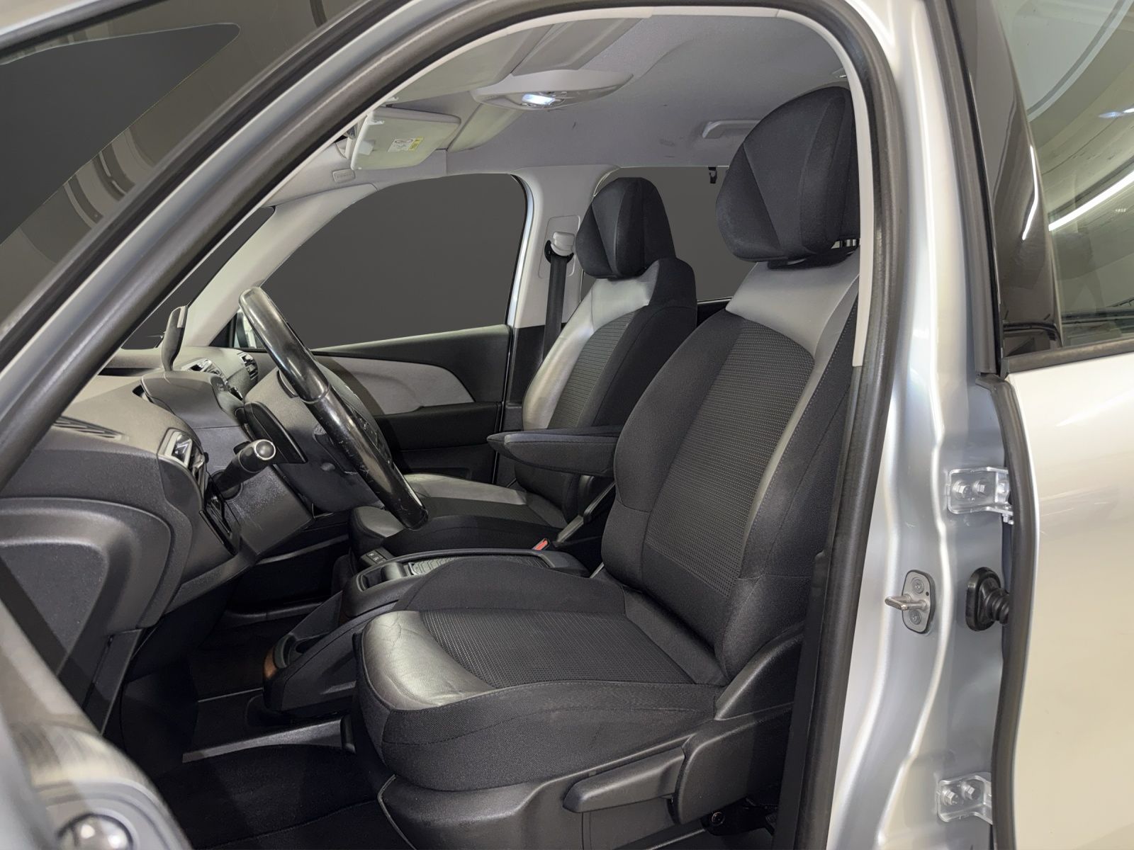 CITROEN Grand C4 Picasso 2.0 BlueHDi Intensive Automatic-image-6