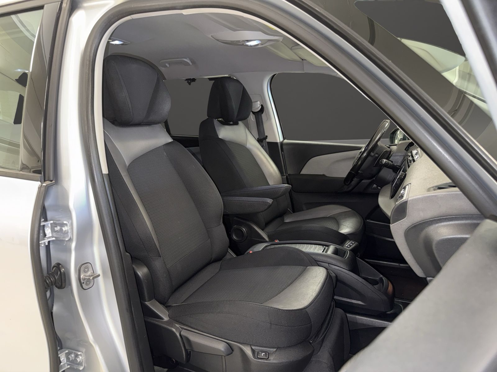 CITROEN Grand C4 Picasso 2.0 BlueHDi Intensive Automatic-image-7
