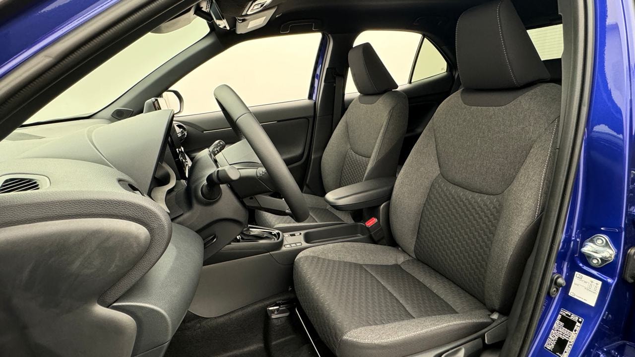 TOYOTA Yaris Cross 1.5 Style e-CVT-image-4