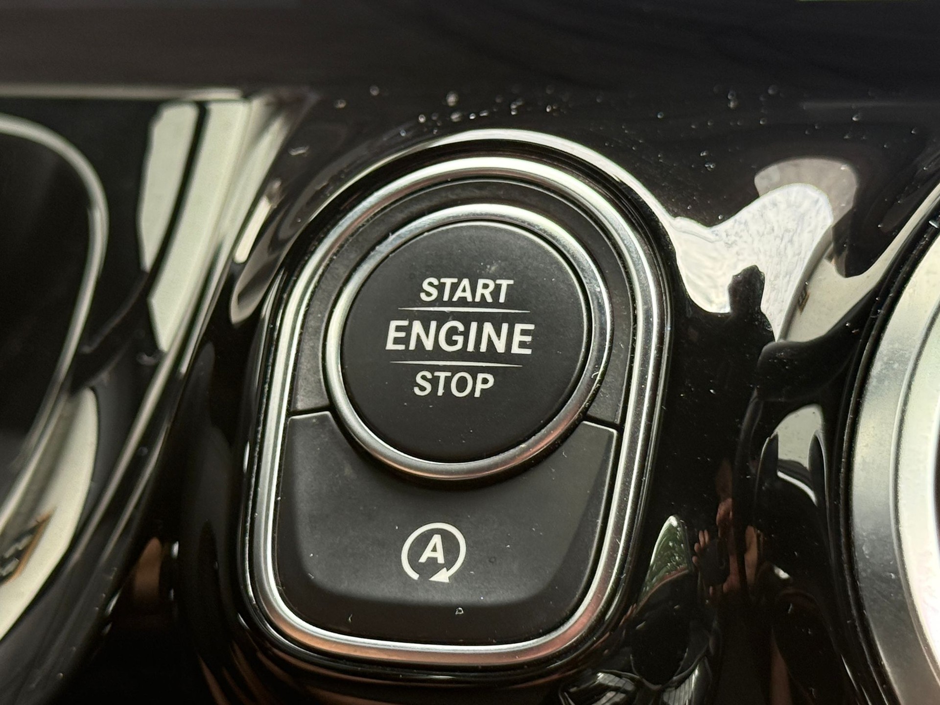 MERCEDES-BENZ B 200 d AMG Line-image-20