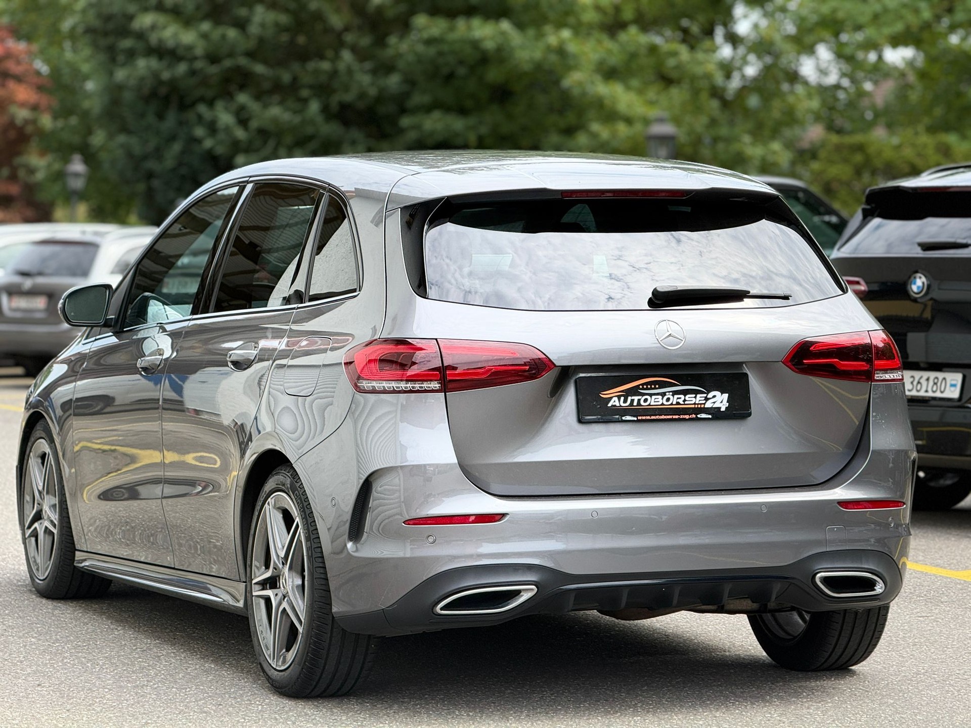 MERCEDES-BENZ B 200 d AMG Line-showroom-element-3