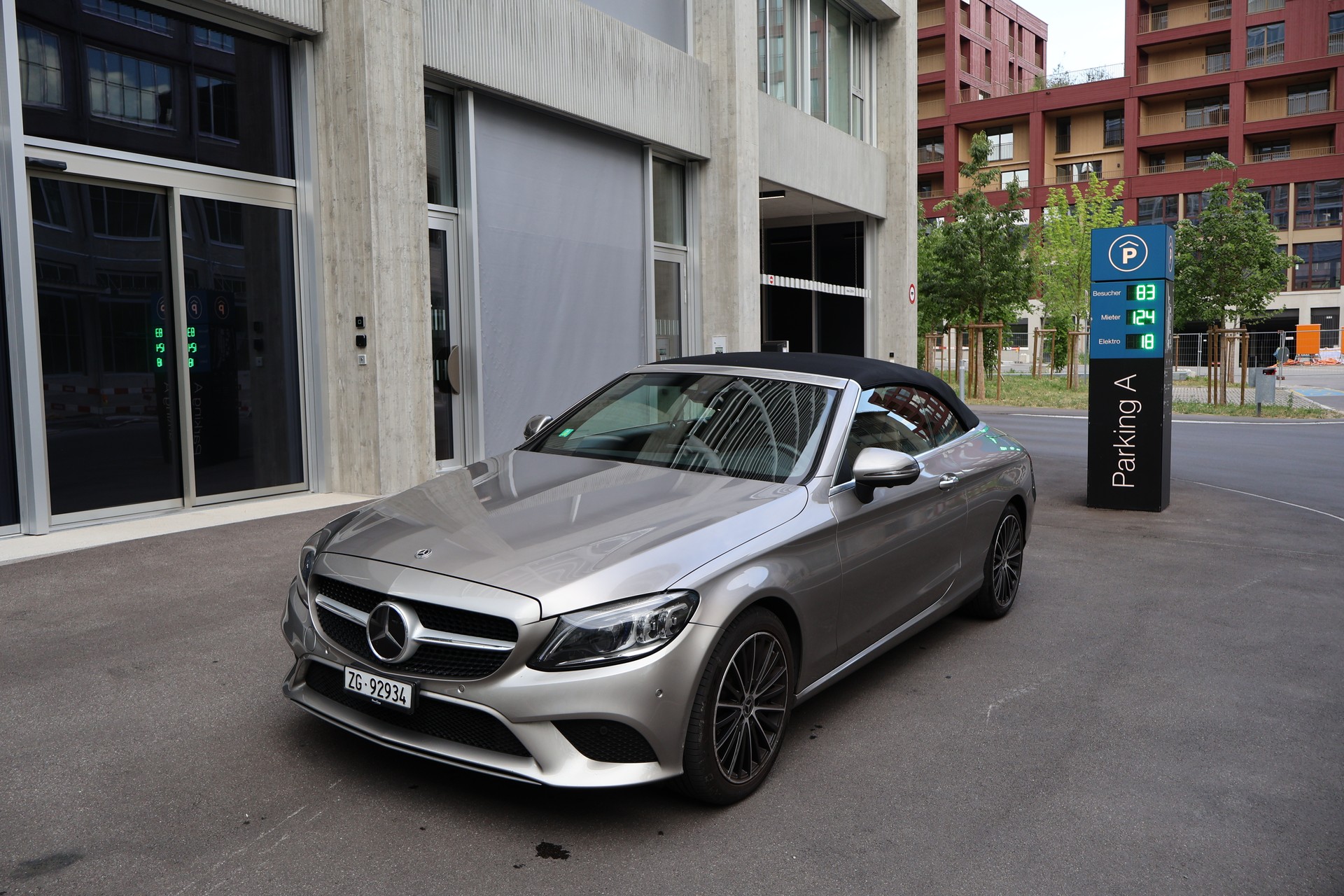MERCEDES-BENZ C 400 AMG Line 4matic-image-0