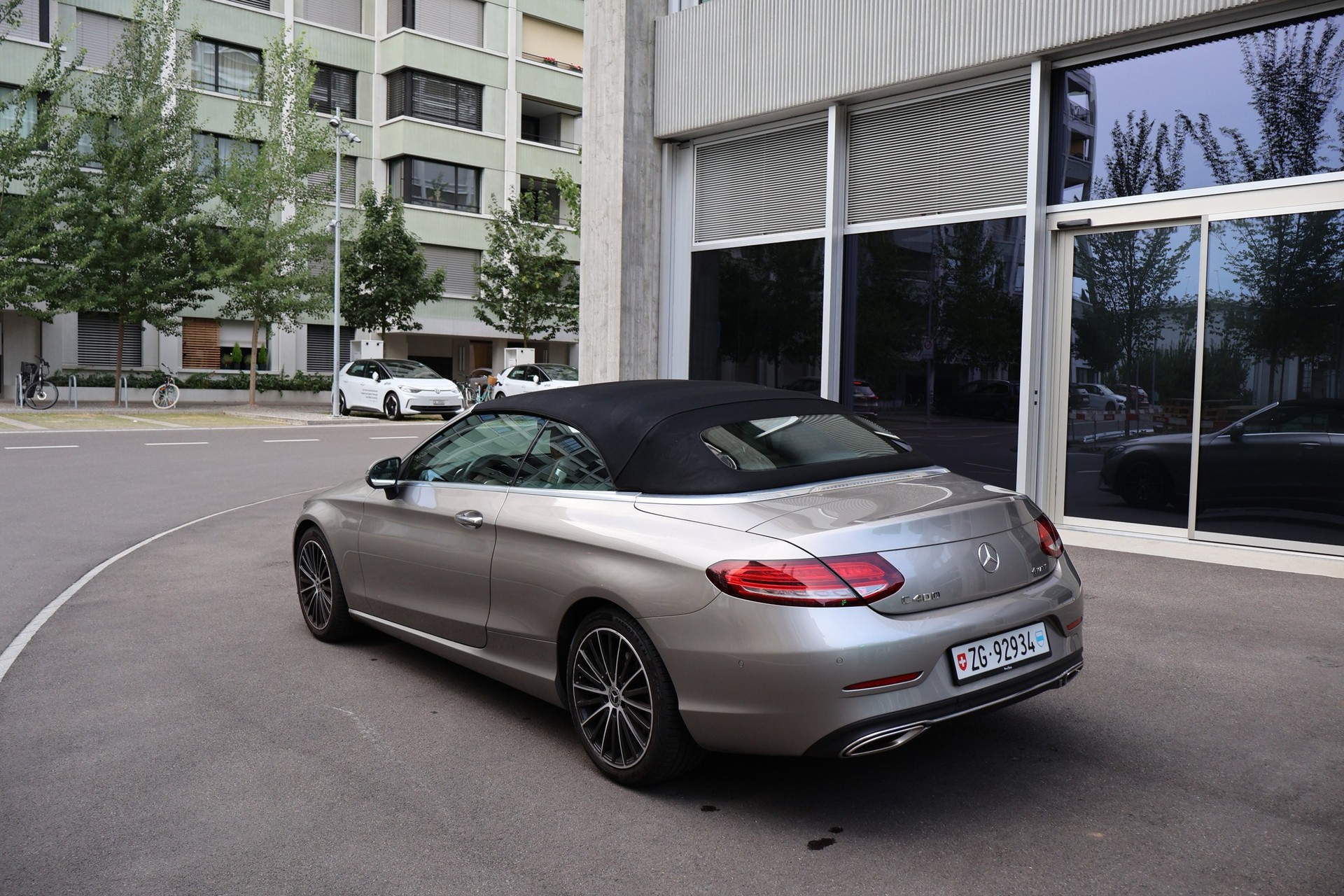 MERCEDES-BENZ C 400 AMG Line 4matic-image-2