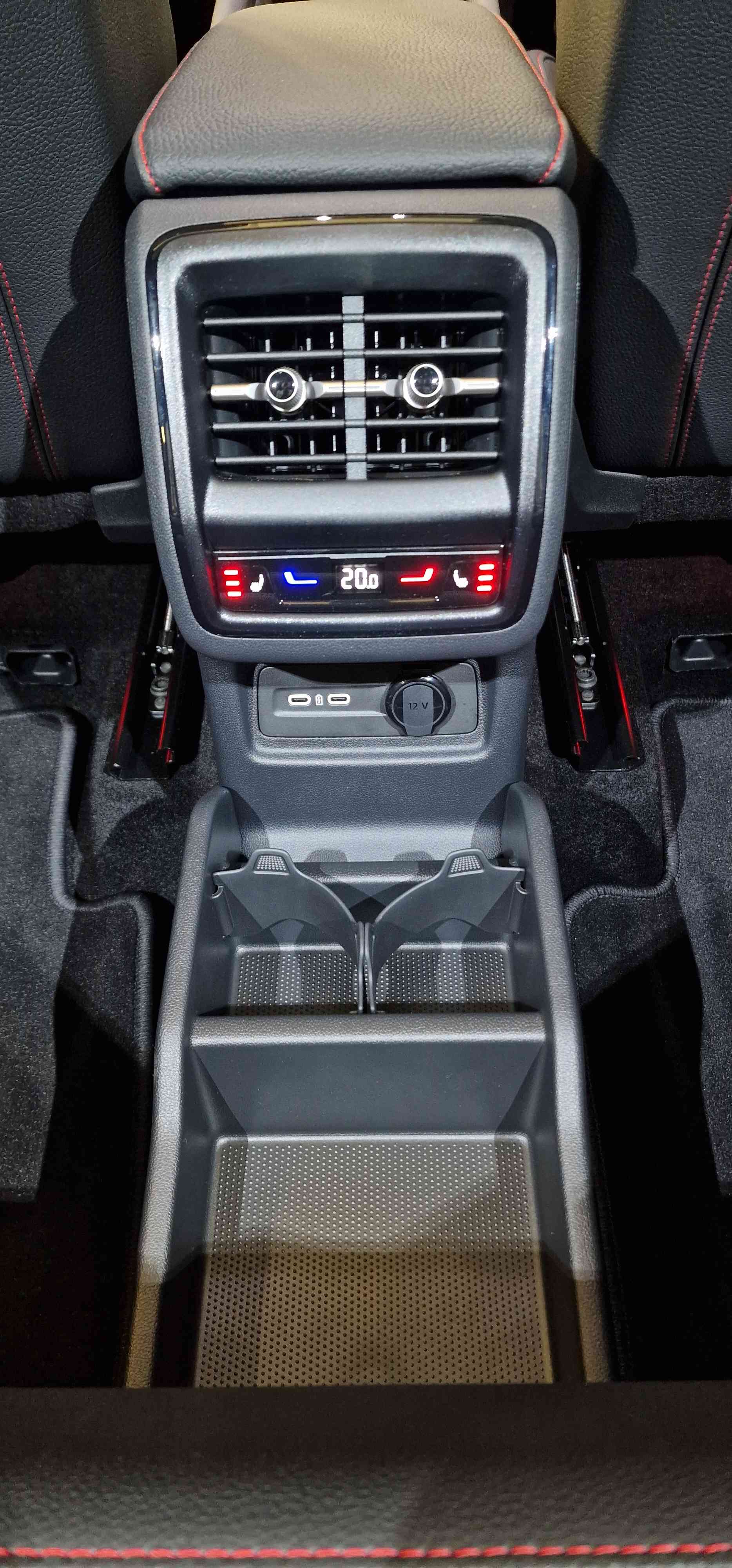 SKODA Kodiaq 2.0 TSI RS 4x4-image-17