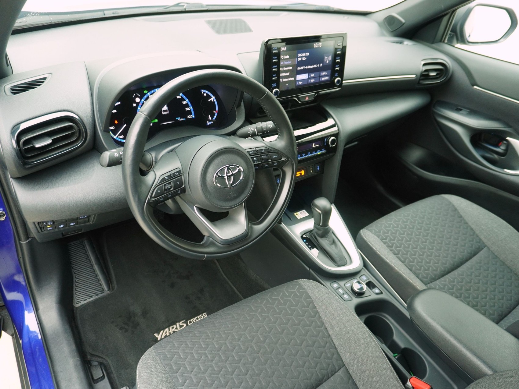 TOYOTA Yaris Cross 1.5 VVT-i HSD Trend AWD-i-image-10