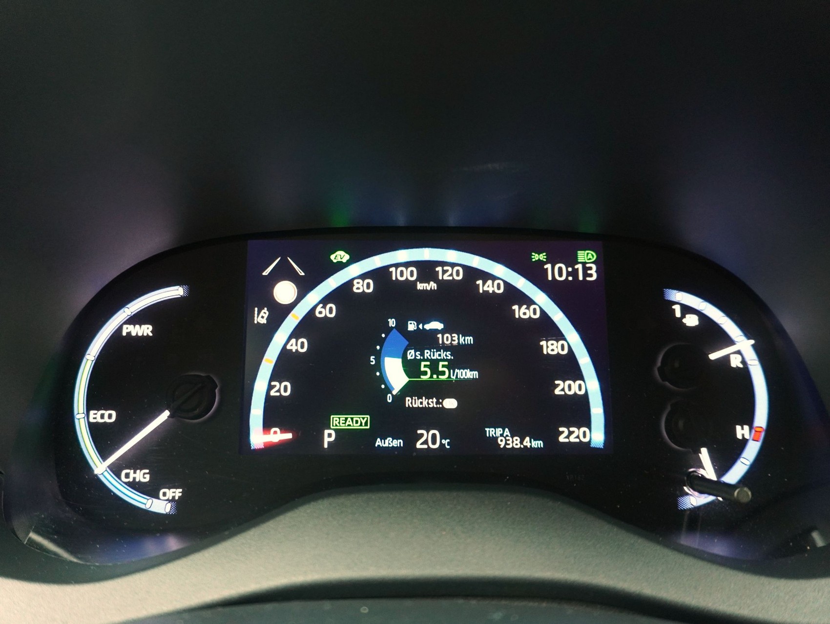 TOYOTA Yaris Cross 1.5 VVT-i HSD Trend AWD-i-image-15