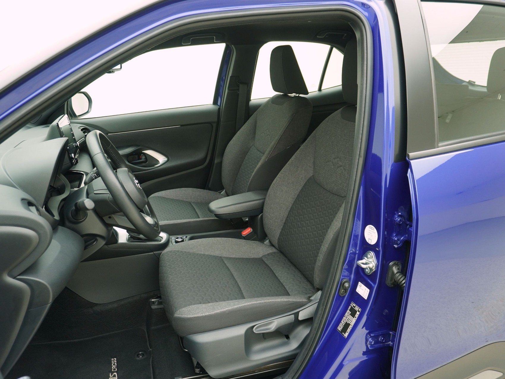 TOYOTA Yaris Cross 1.5 VVT-i HSD Trend AWD-i-image-9