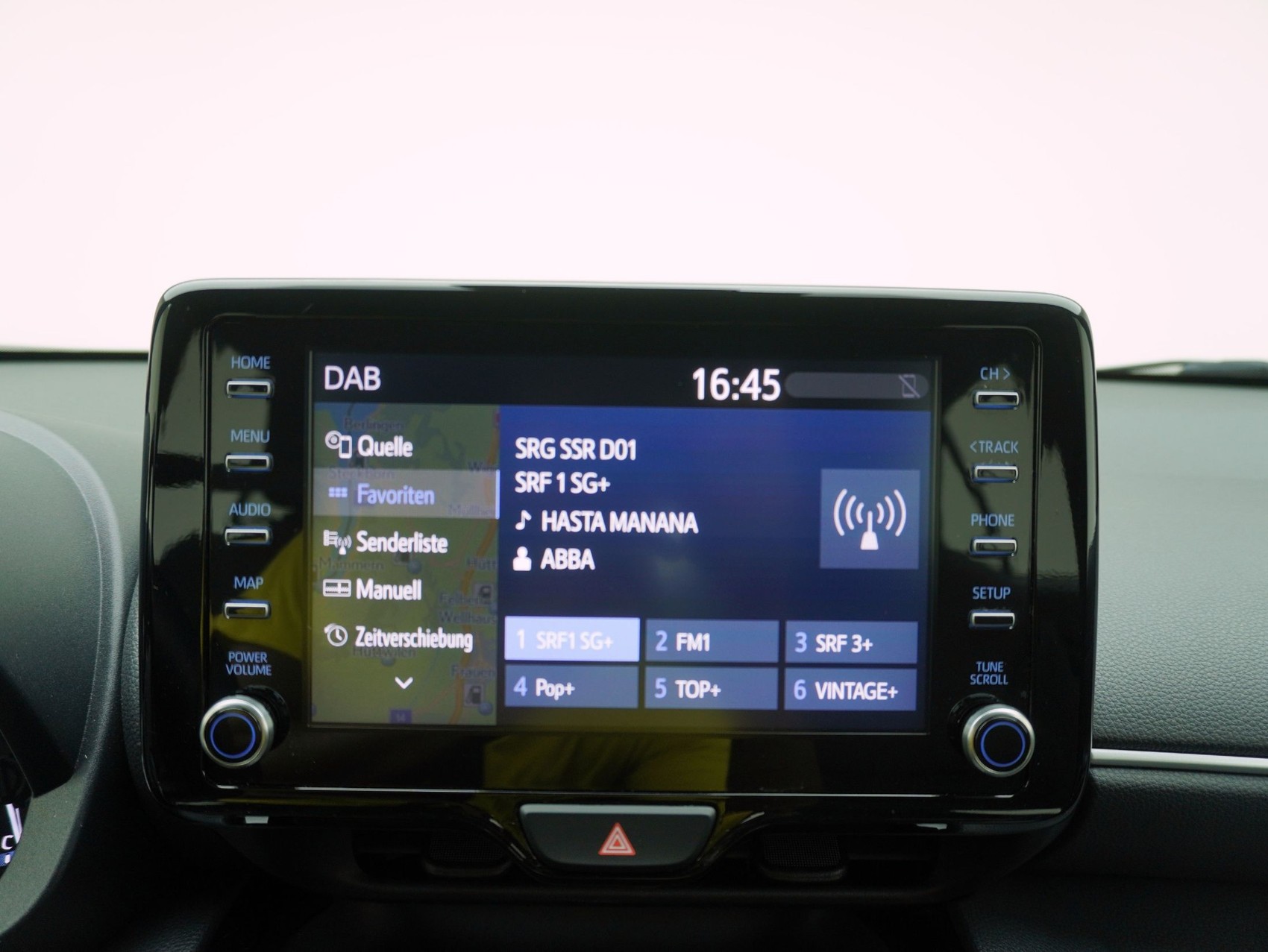 TOYOTA Yaris Cross 1.5 VVT-i HSD Trend AWD-i-image-19