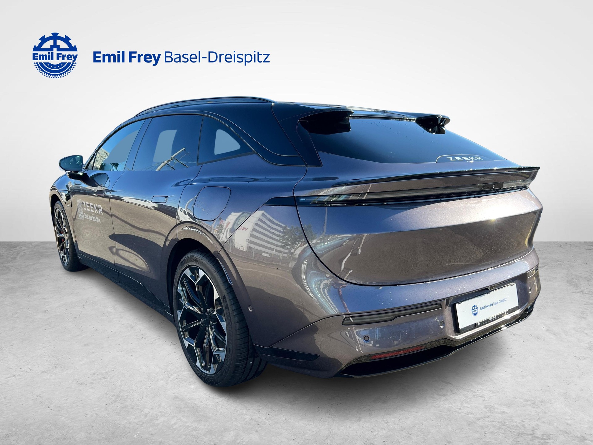 ZEEKR 7GT Privilege AWD-showroom-element-2