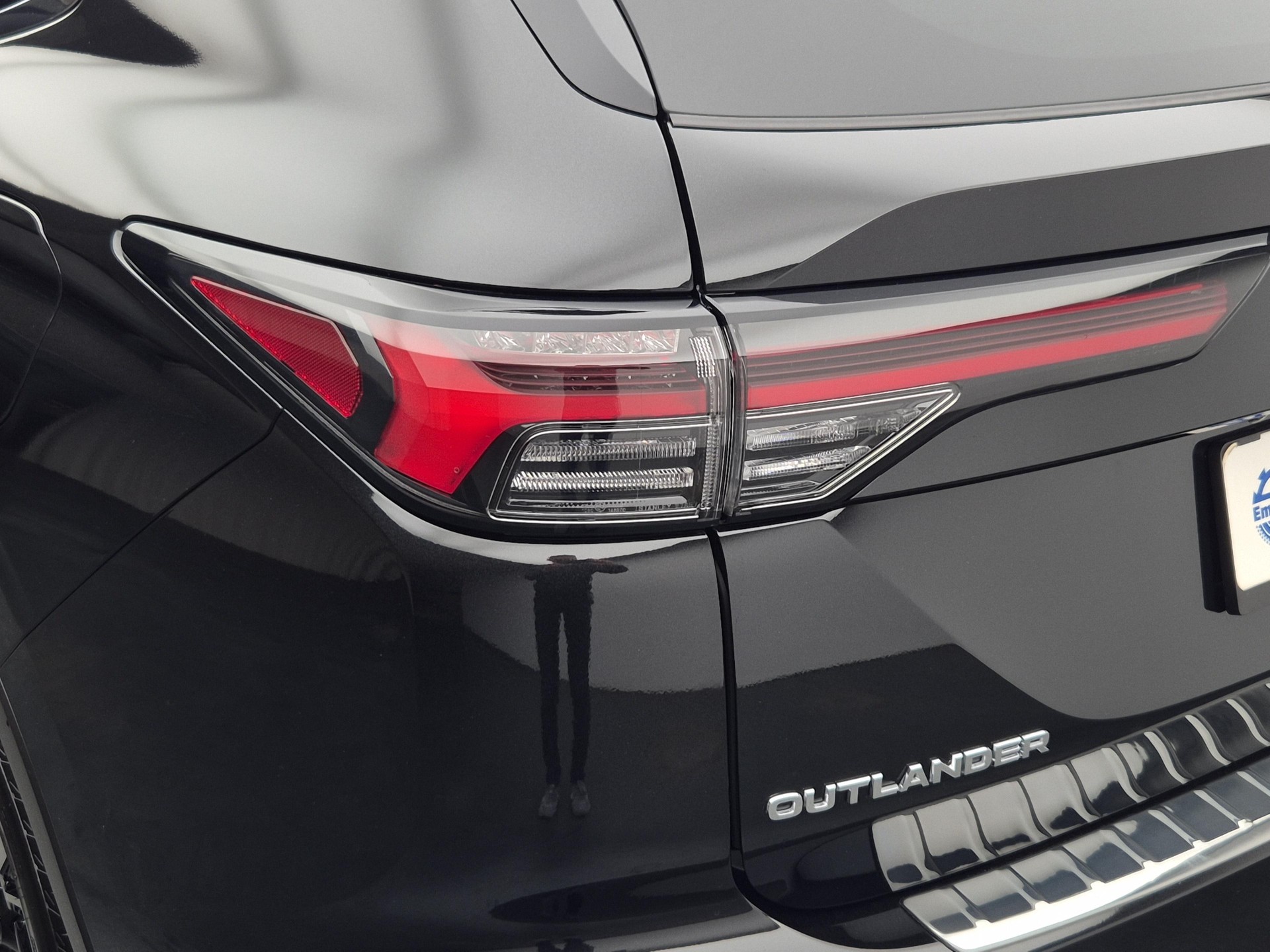 MITSUBISHI Outlander 2.4 PHEV Intense 4x4-image-17