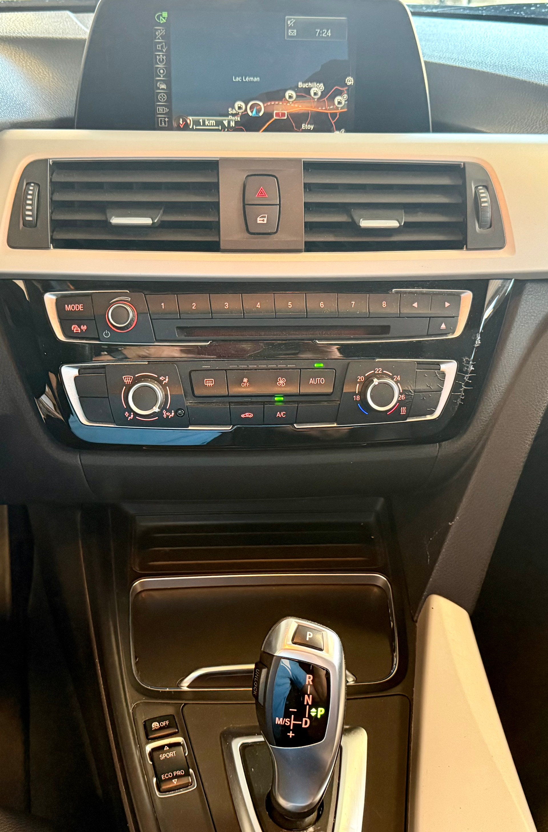 BMW 320d Efficient Dynamics Edition Touring Steptronic-image-16