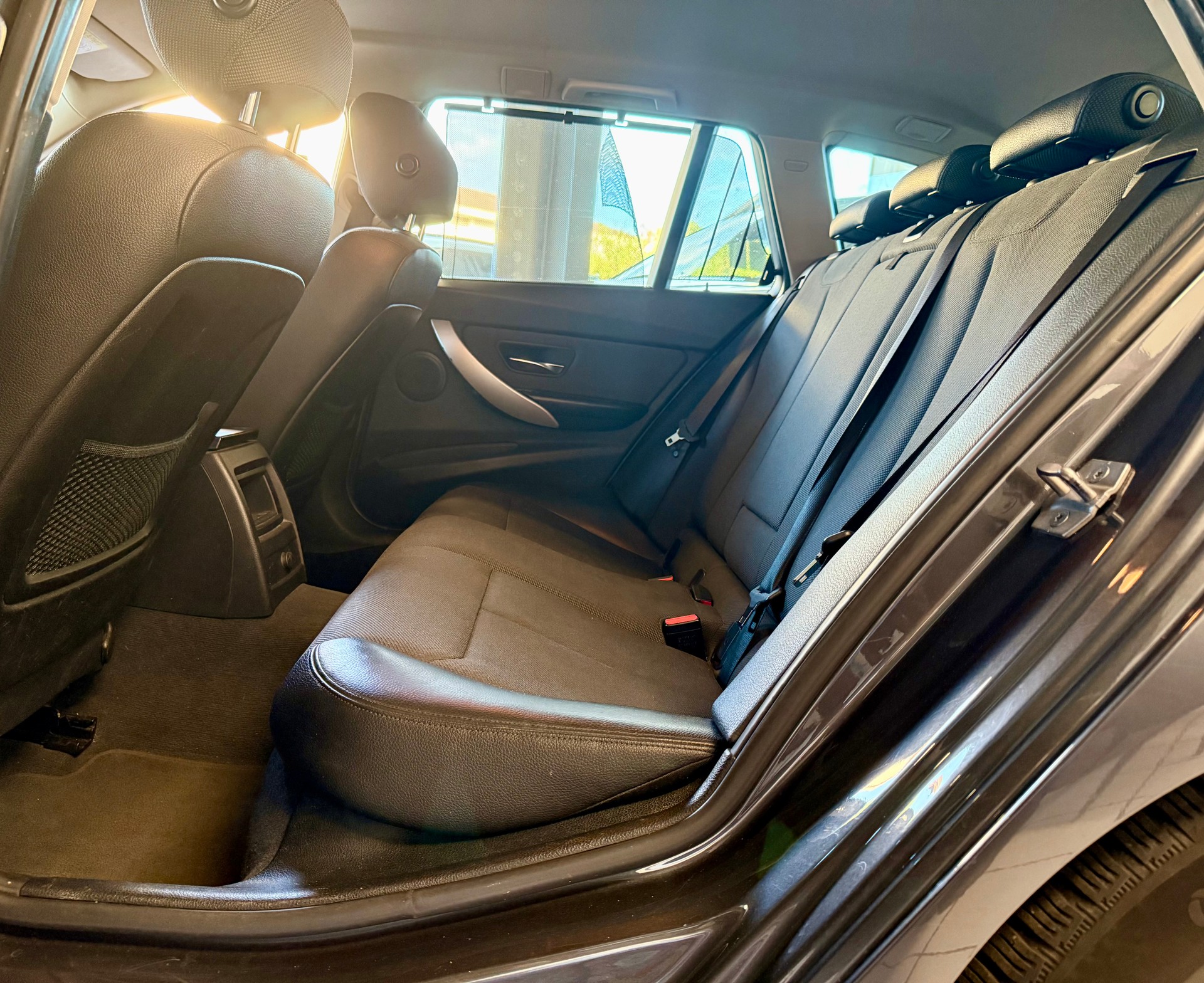 BMW 320d Efficient Dynamics Edition Touring Steptronic-image-18