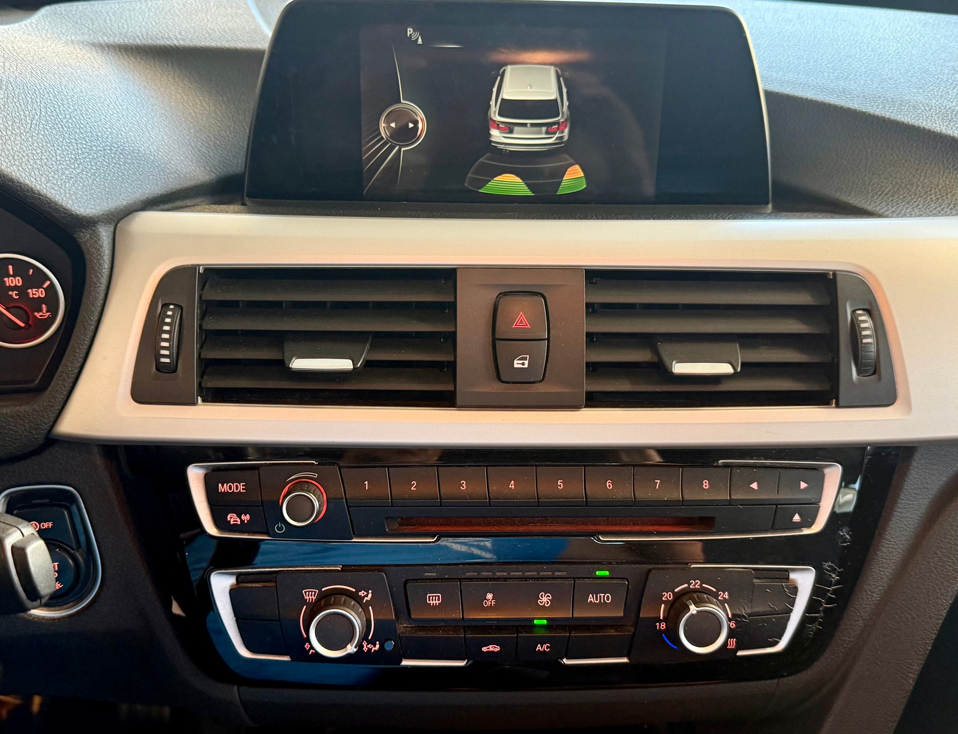 BMW 320d Efficient Dynamics Edition Touring Steptronic-image-15