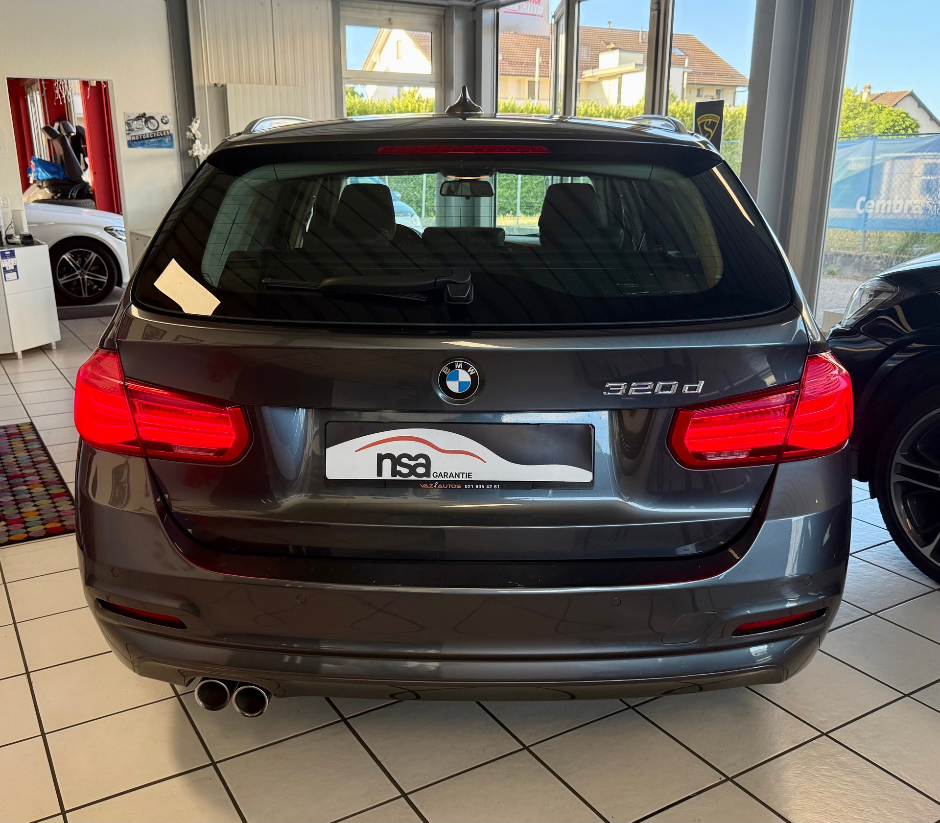 BMW 320d Efficient Dynamics Edition Touring Steptronic-image-8