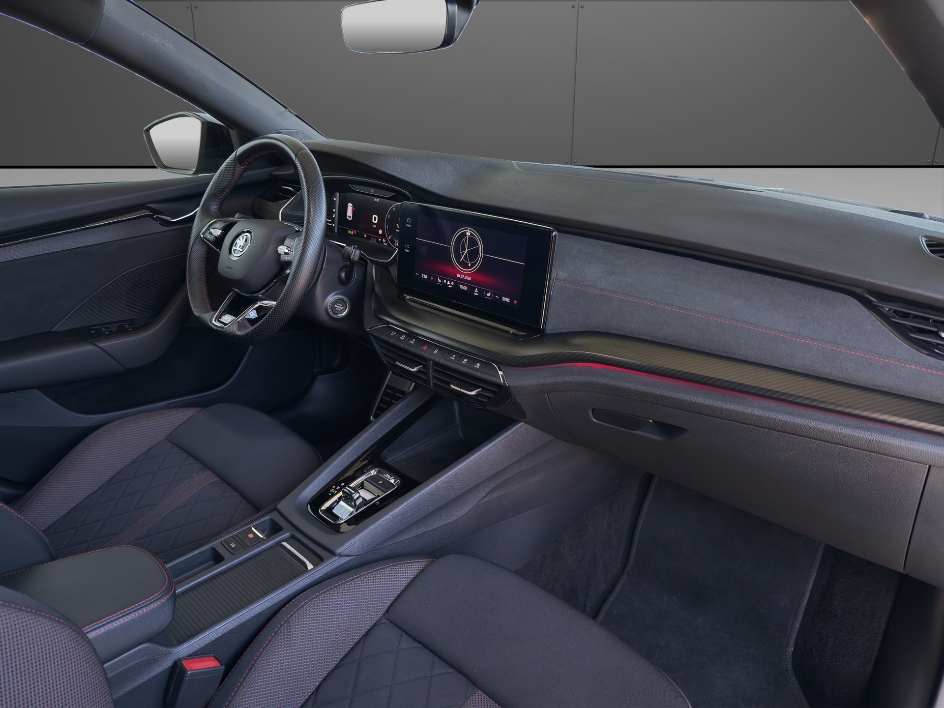 SKODA Octavia Combi 2.0 TDI DSG RS 4x4-image-12
