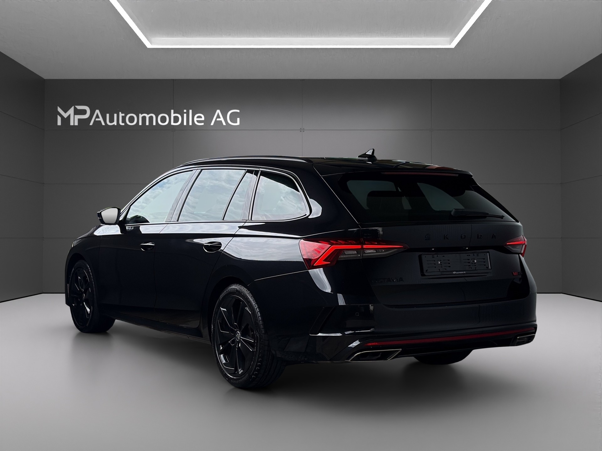 SKODA Octavia Combi 2.0 TDI DSG RS 4x4-image-5