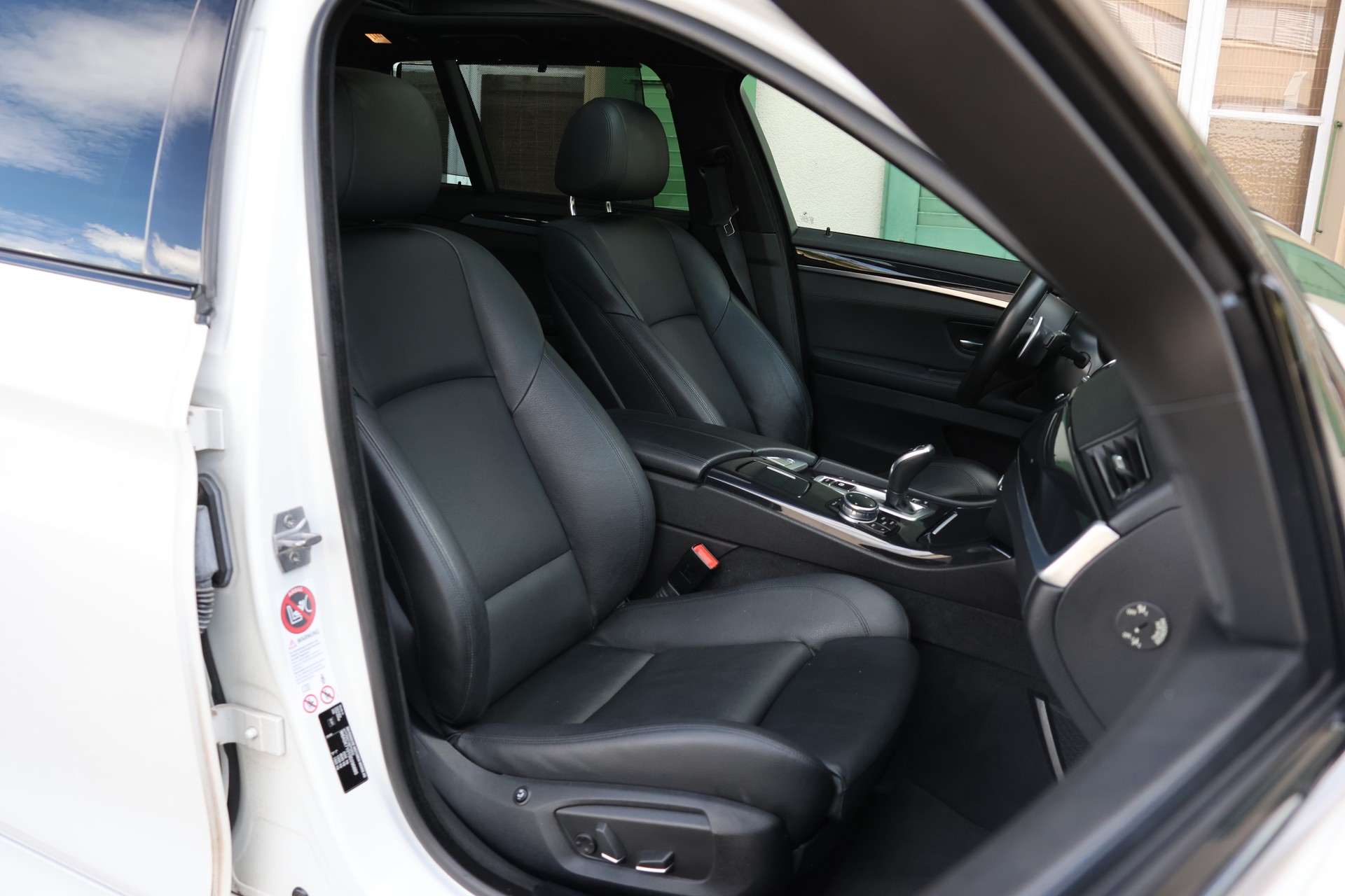 BMW 535d Touring M Sport xDrive Steptronic-image-13
